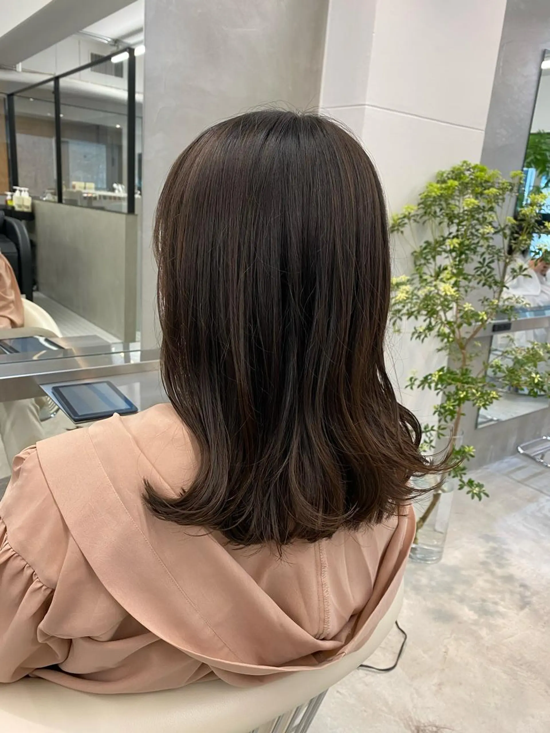 ミディアム INORI /フェイスレイヤーのヘアスタイル