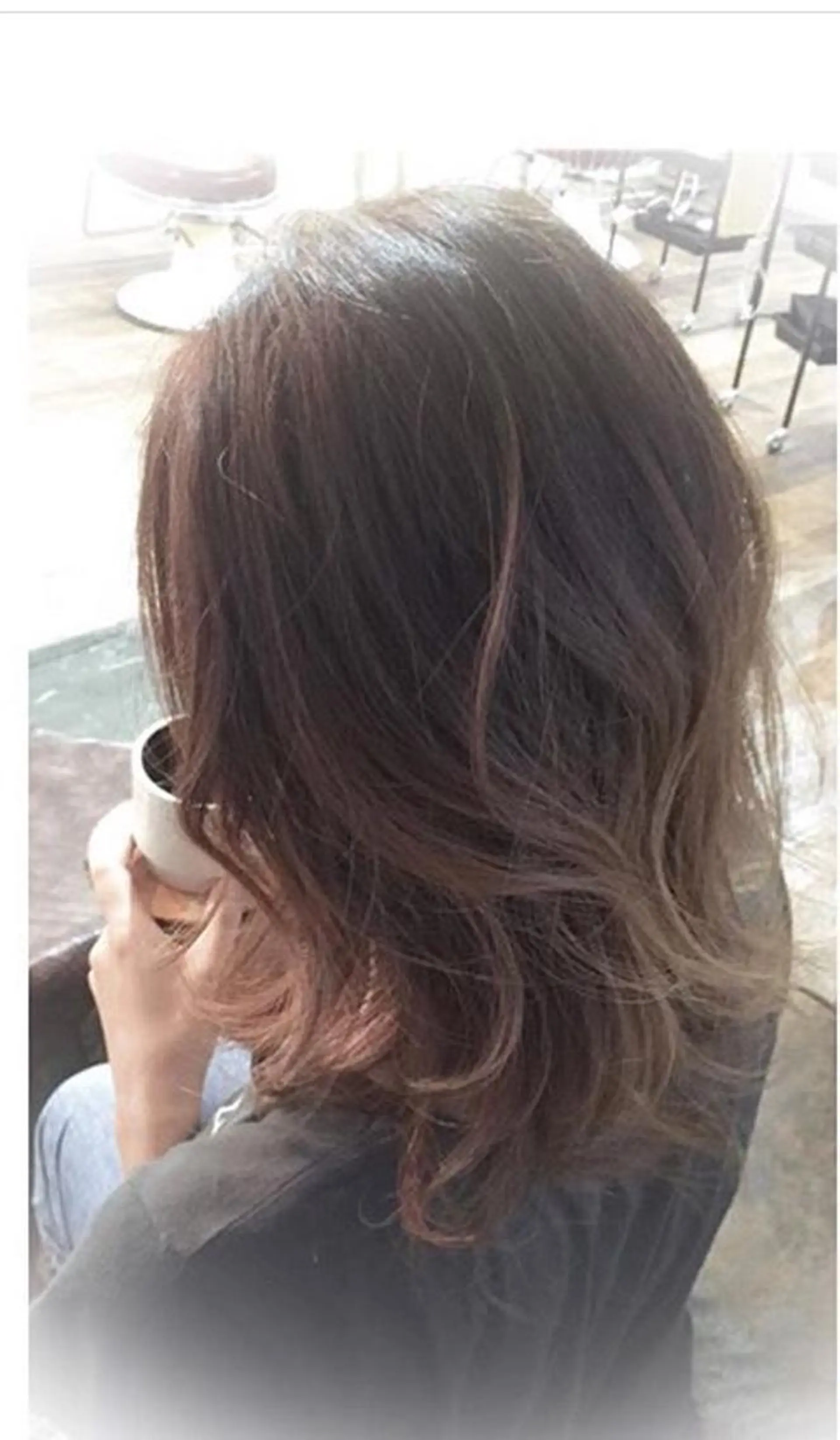 ミディアム セミロング パーマ ピンクブラウン COCOROHOOKI所属・松田 由貴のヘアスタイル