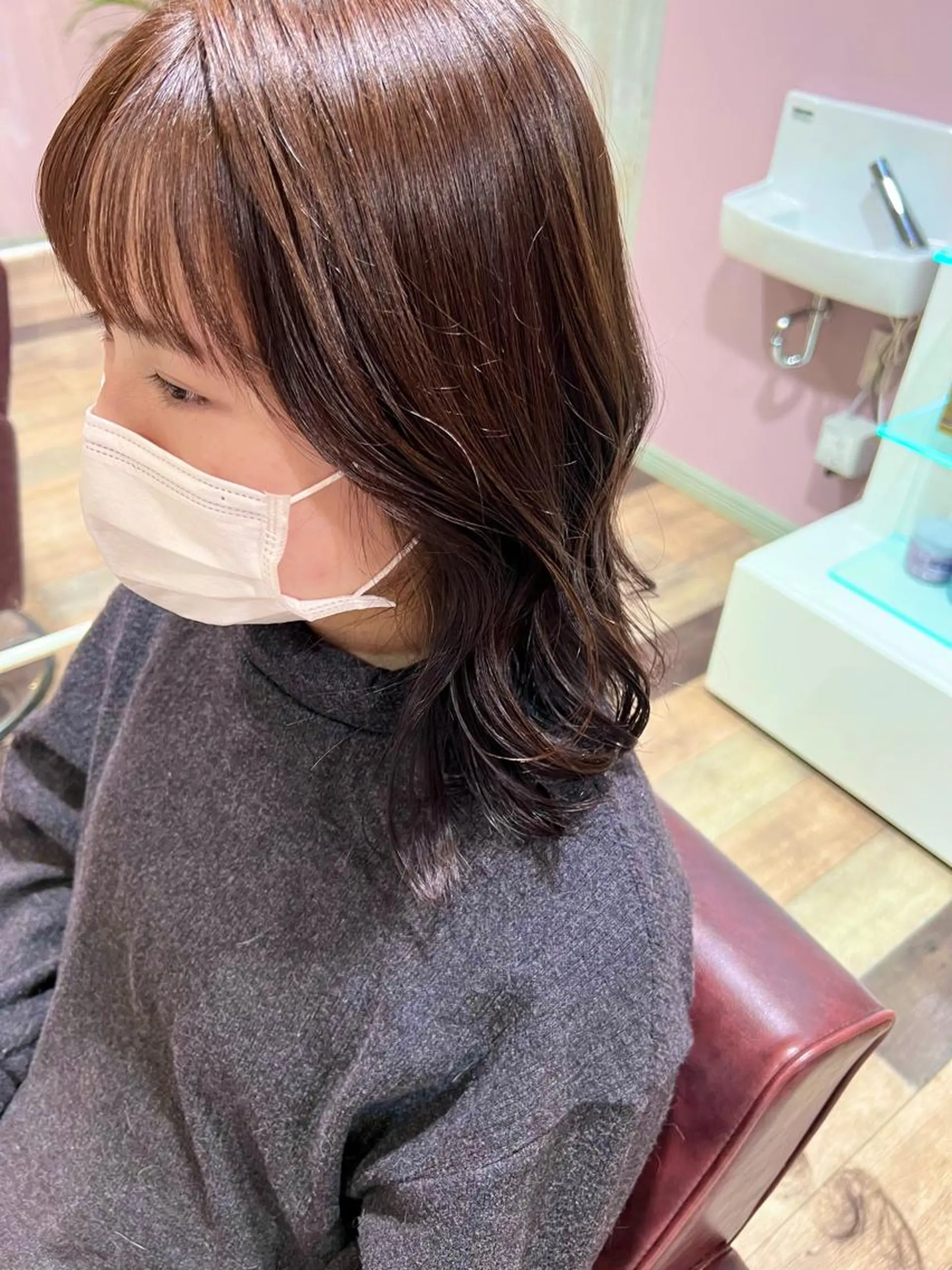 ミディアム カラー アッシュ 黒髪 ブリーチ ブルーカラー ブルーブラック カット ヘアカラー トリートメント 🌿寄り添い型美容師 🌿yuiのヘアスタイル