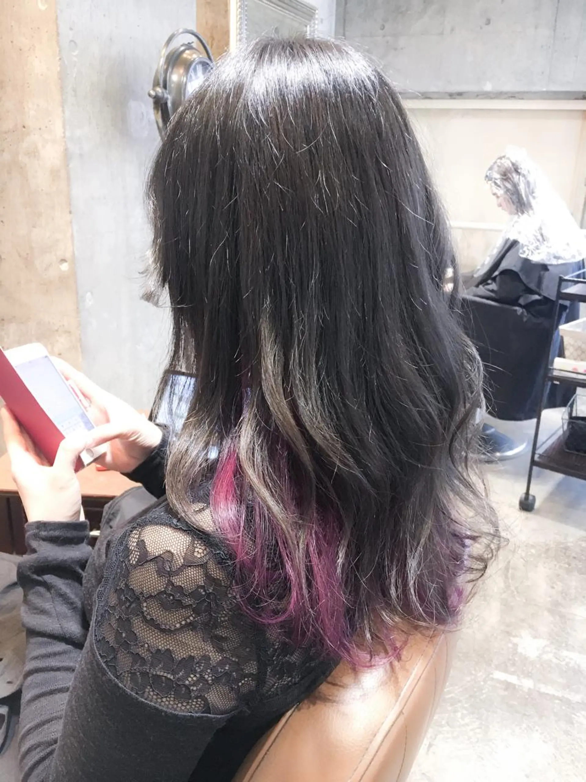 ロング カラー ダークグレー バイオレットカラー 北條 優輝のヘアスタイル