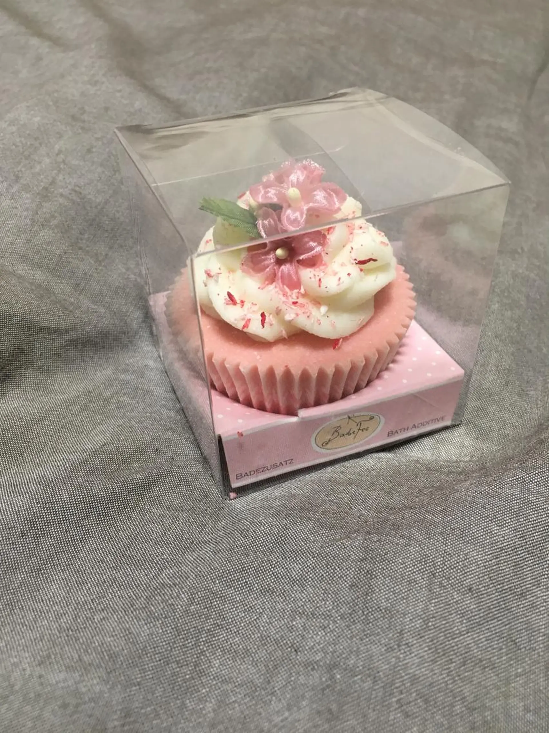 ミディアム カラー パーマ ヘアアレンジ メンズ キッズ ネイル マツエク・マツパ アニメ,Vオタク× 即効痩せエステサロンのエステ・リラクイメージ