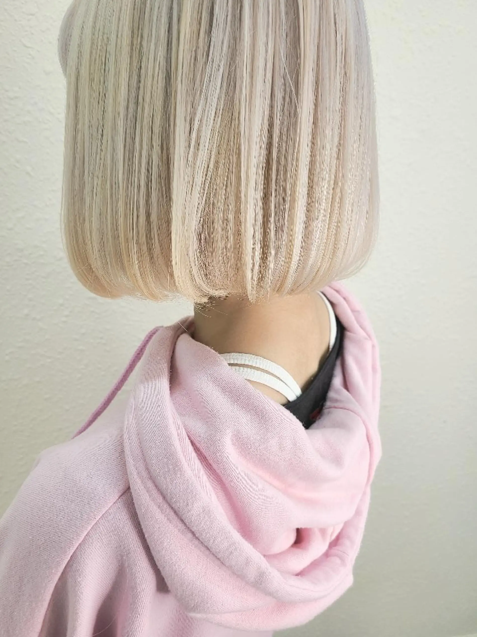 ショート カラー ブロンド ブリーチカラー🌈 嘉名 真樹のヘアスタイル