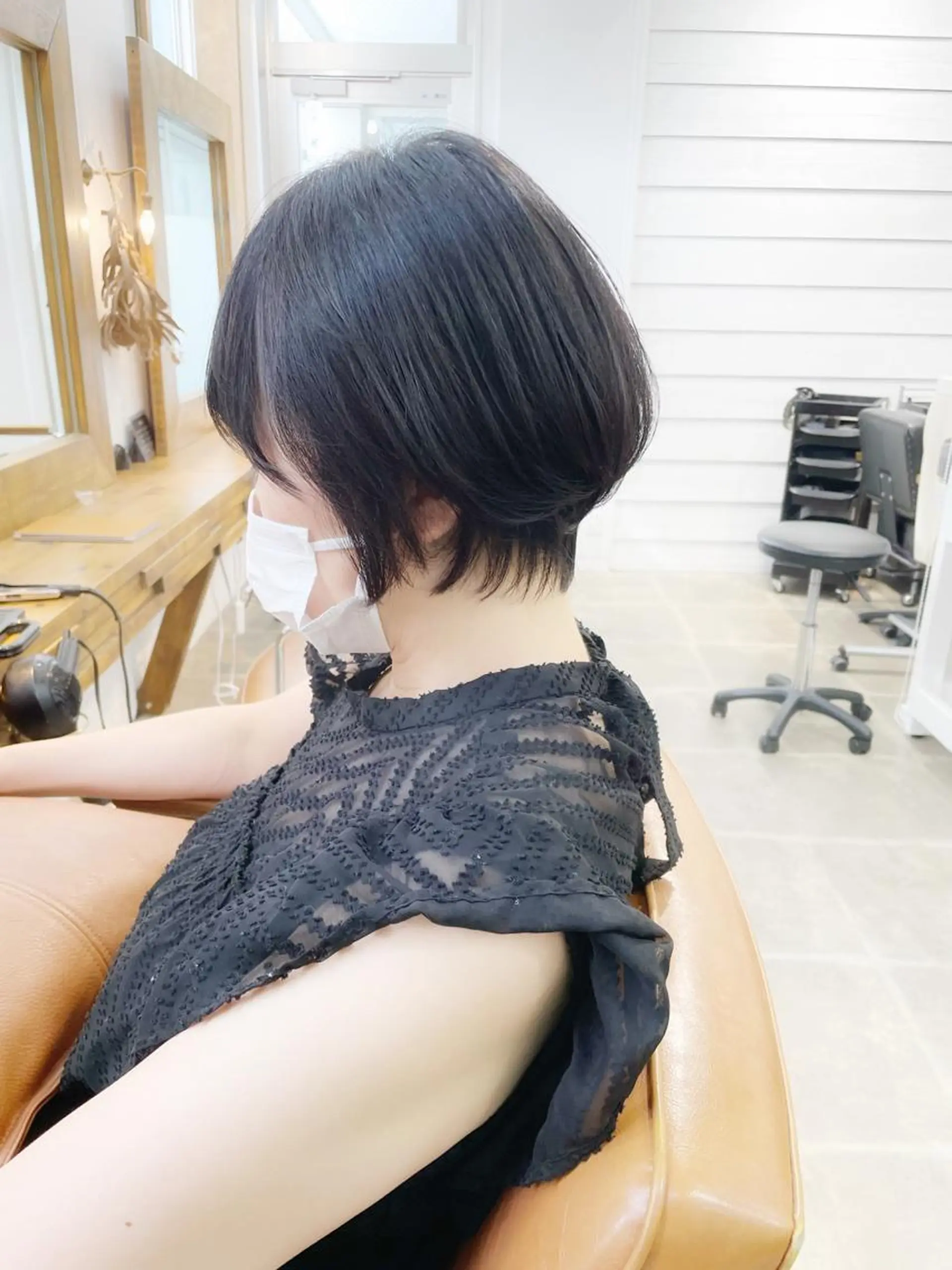 ショート カラー ショートレイヤー 丸みショート グラデーションカラー くびれヘア くせ毛 カット newline銀座所属・👑銀座ショート/ 絶壁補正/金子涼👑のヘアスタイル