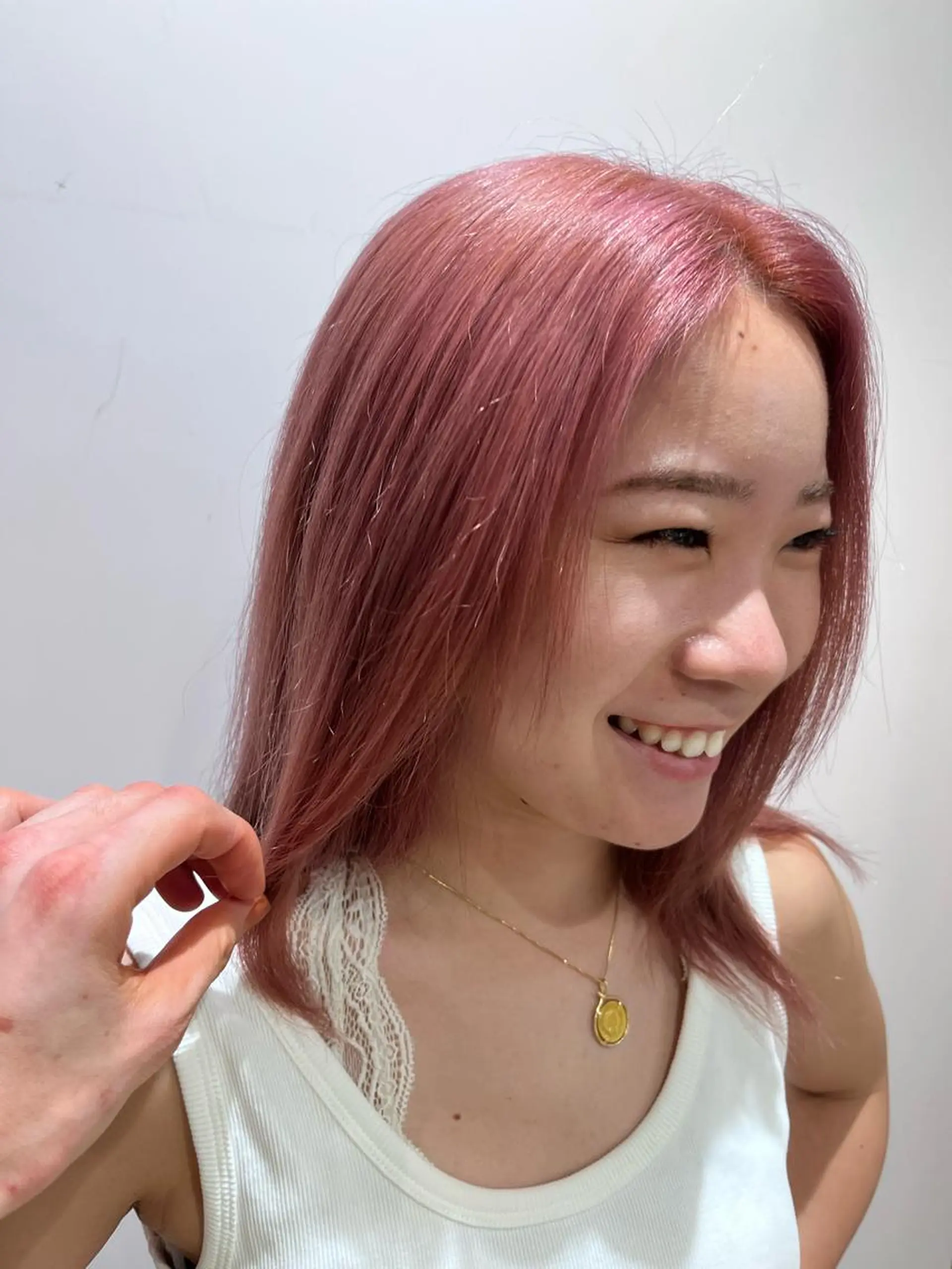 セミロング カラー ブリーチ ハイトーンカラー ピンクカラー dogstar小林諒 レイヤー/パーマのヘアスタイル