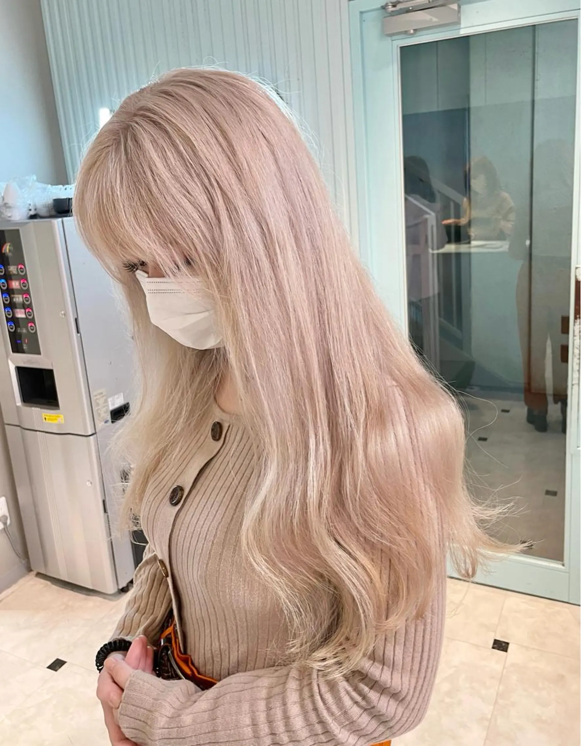 ロング カラー 🩵ハイトーン 美咲🩵のヘアスタイル