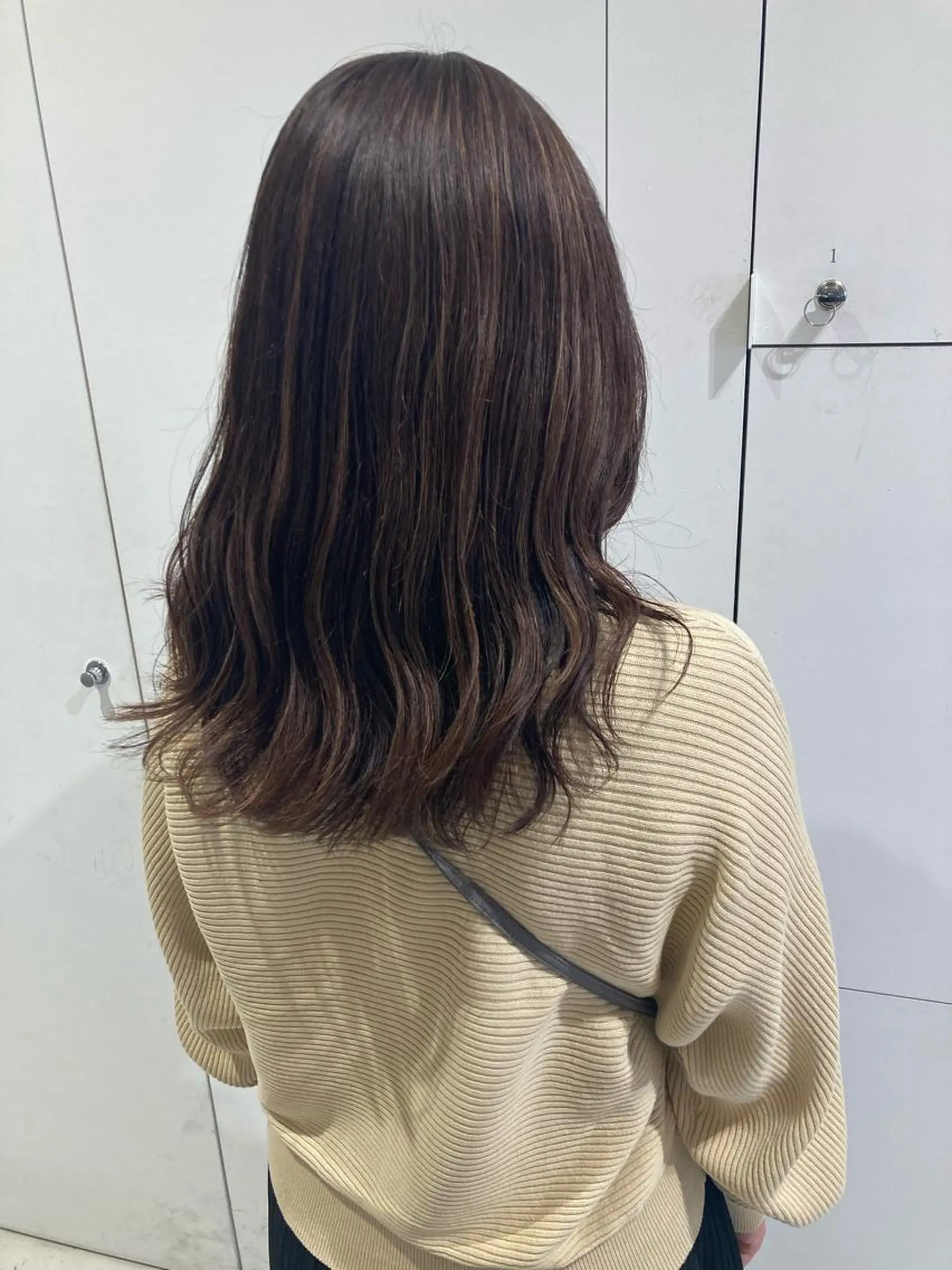 セミロング ハイライト カット ヘアカラー 透明感カラー🫧 nanohaのヘアスタイル
