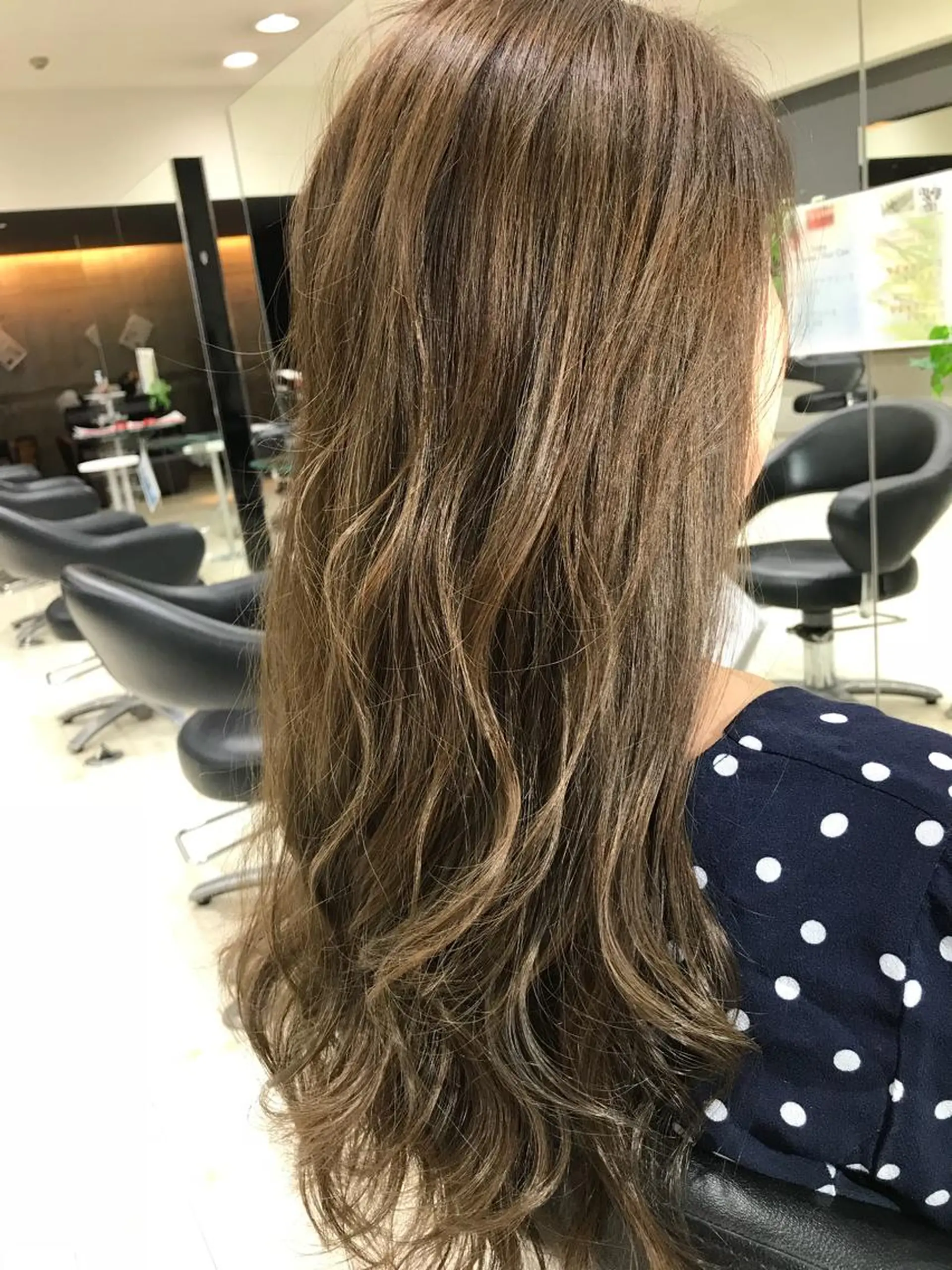 ロング カラー Adachi Fujikoのヘアスタイル