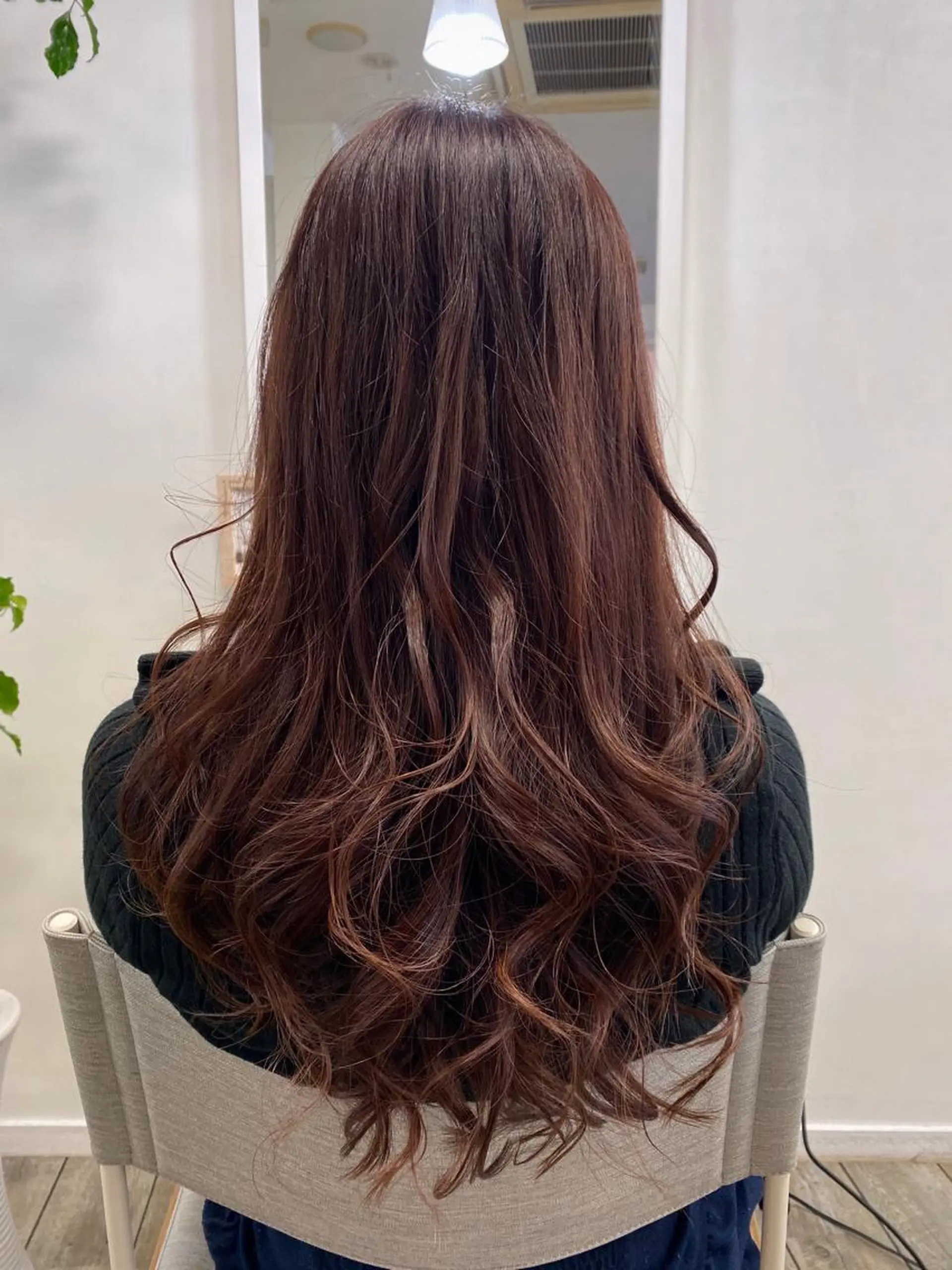 ロング カラー ロングレイヤー ブラウンカラー ピンクカラー ピンクブラウン レイヤーカット Aloa登戸所属・武田 学のヘアスタイル