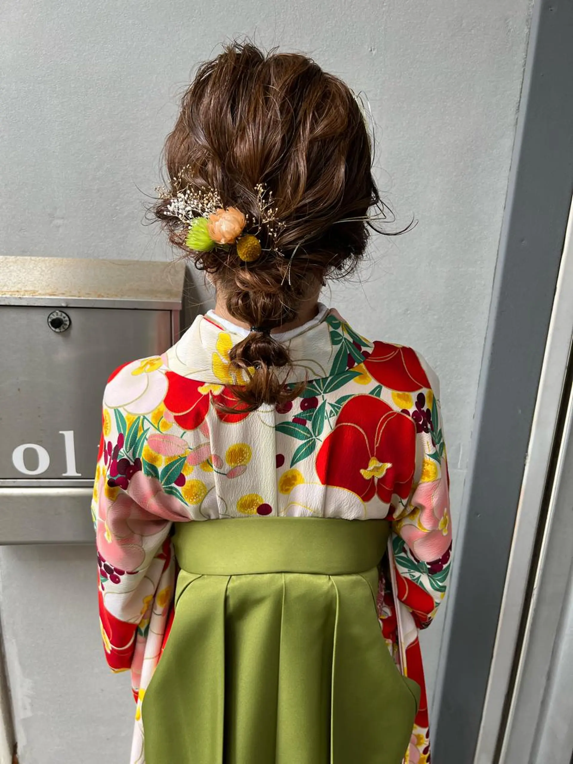 セミロング カラー ヘアアレンジ 卒業式のヘアスタイル ヘアカラー 野々村 朋美のヘアスタイル