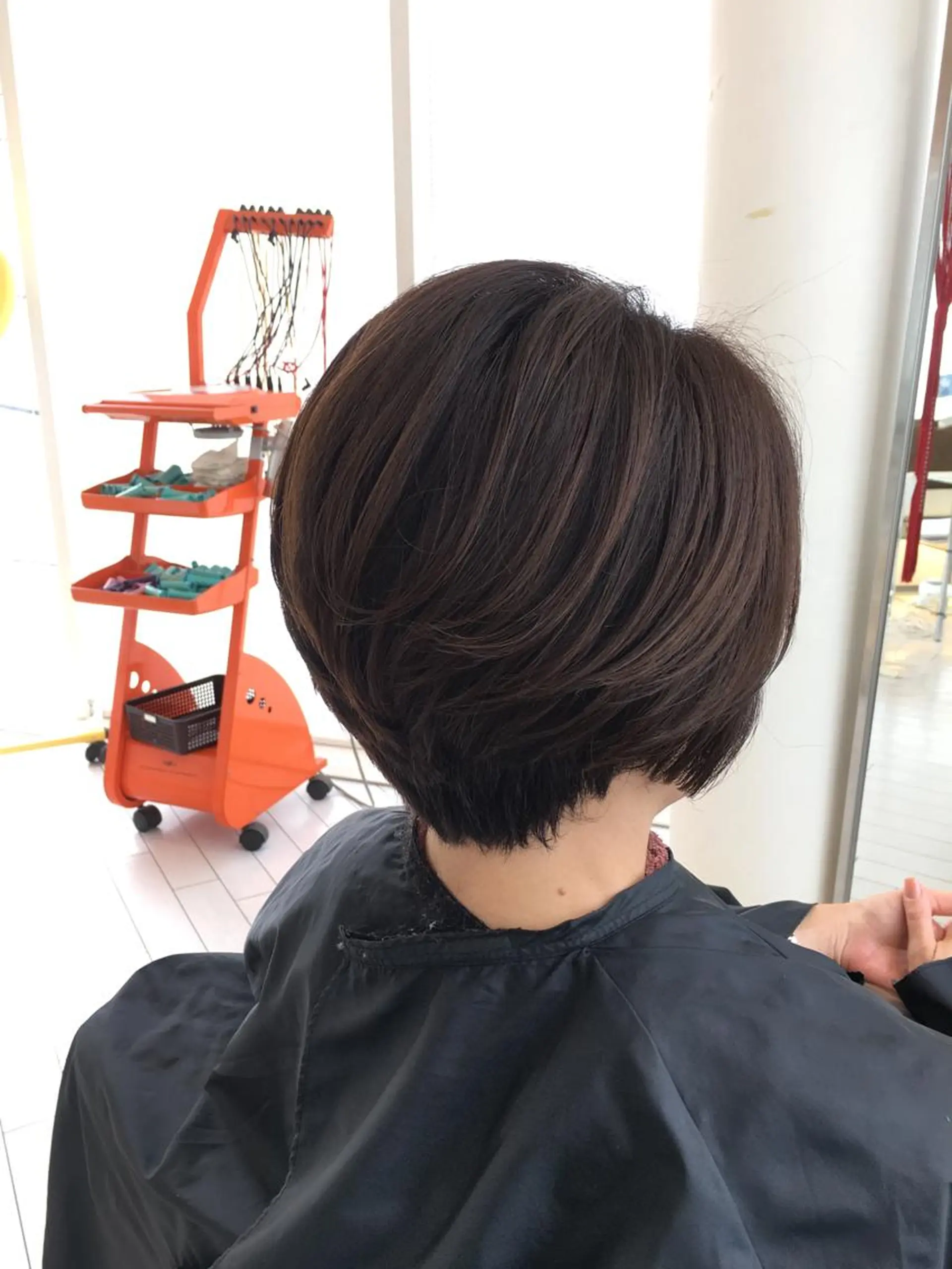 ショート カラー ベージュカラー モカベージュ ショートヘア 中山 天地のヘアスタイル