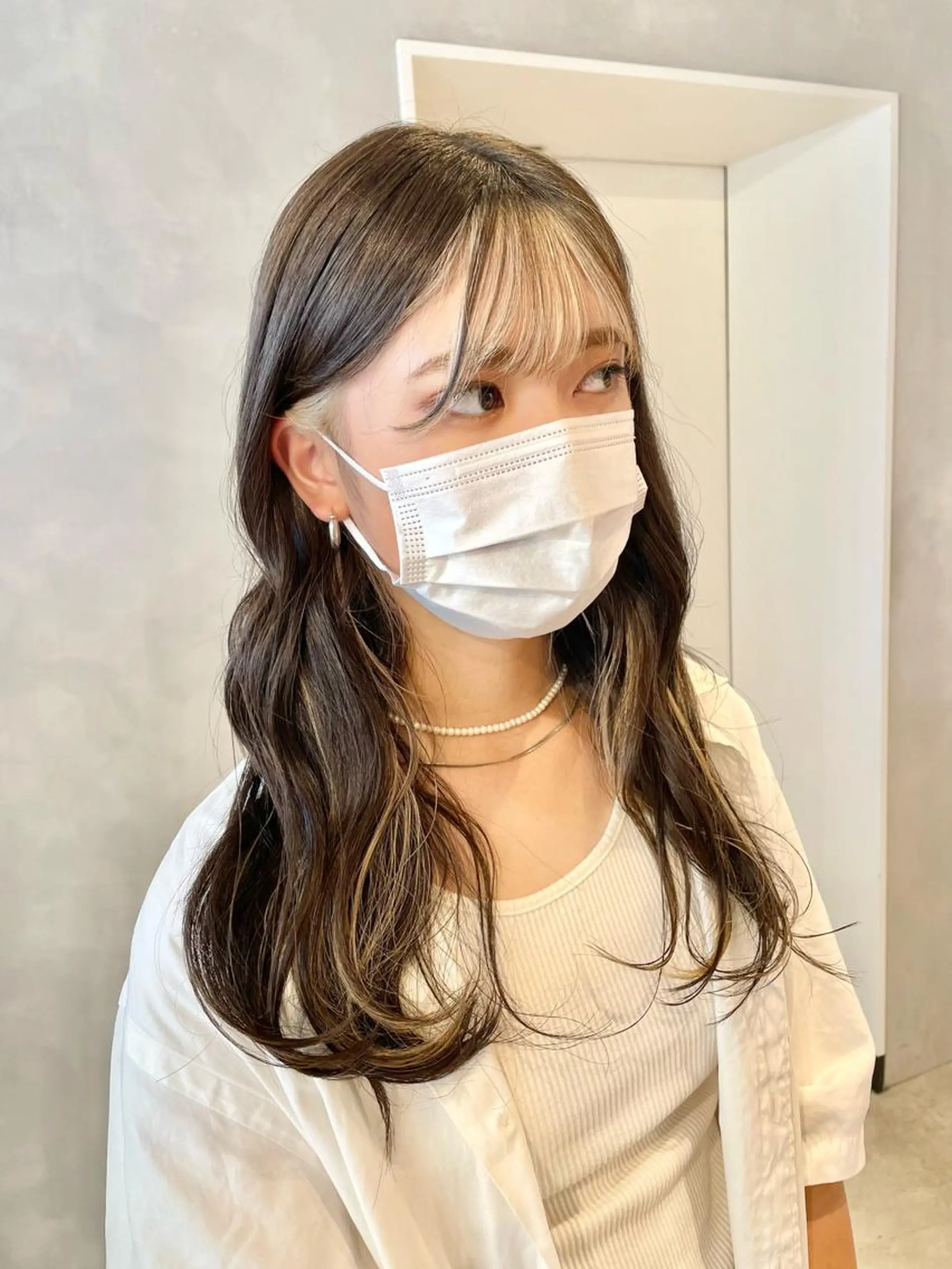 セミロング カラー ミストバング ベージュカラー  フェイスフレーミング ホワイトベージュ ブロンド・ハイトーン ／遠藤将太のヘアスタイル