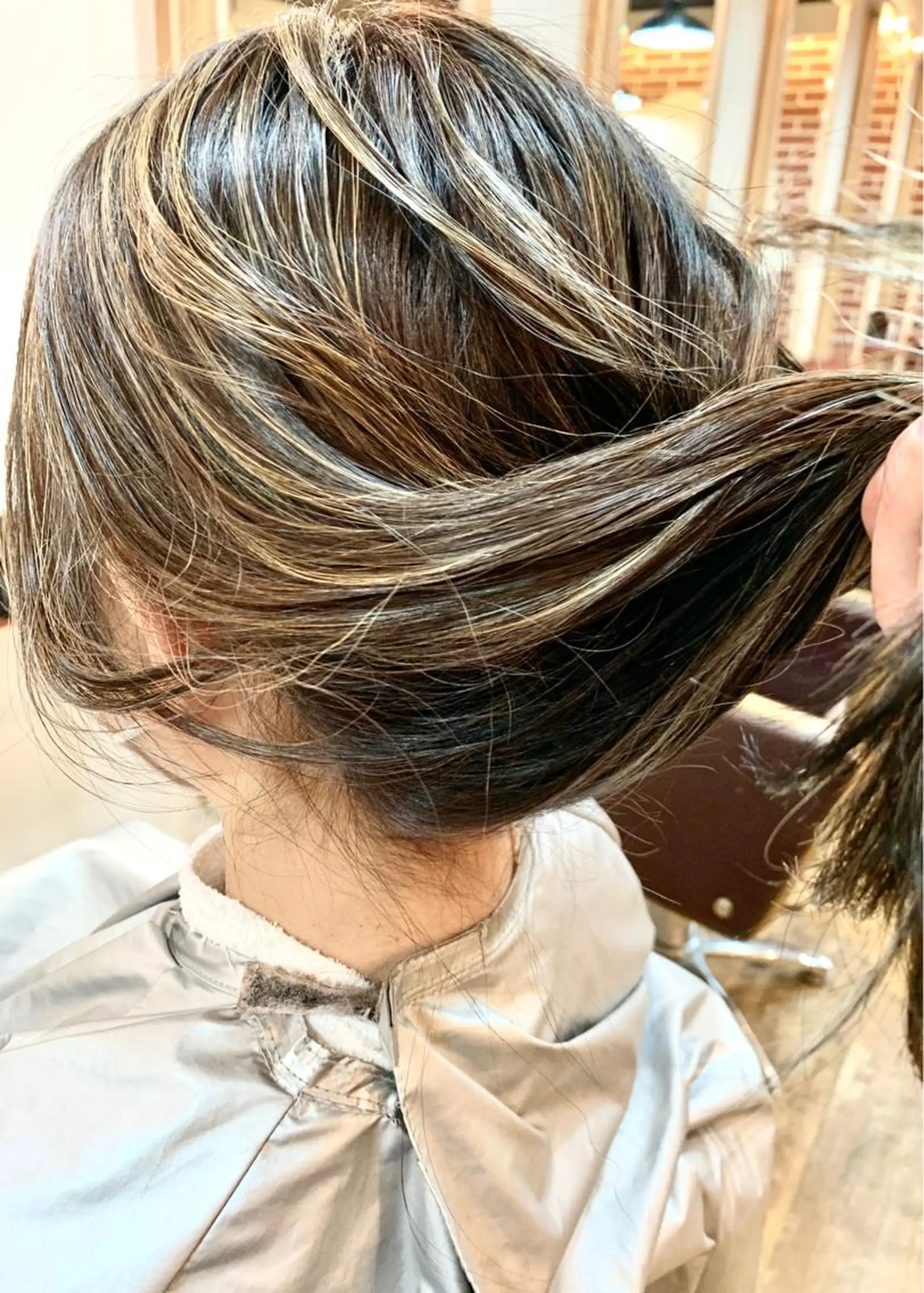 ロング カラー ハイライトカラー ハイライト 髪質改善 岡崎勇人/レイヤー/ 韓国/ケラチンTRのヘアスタイル