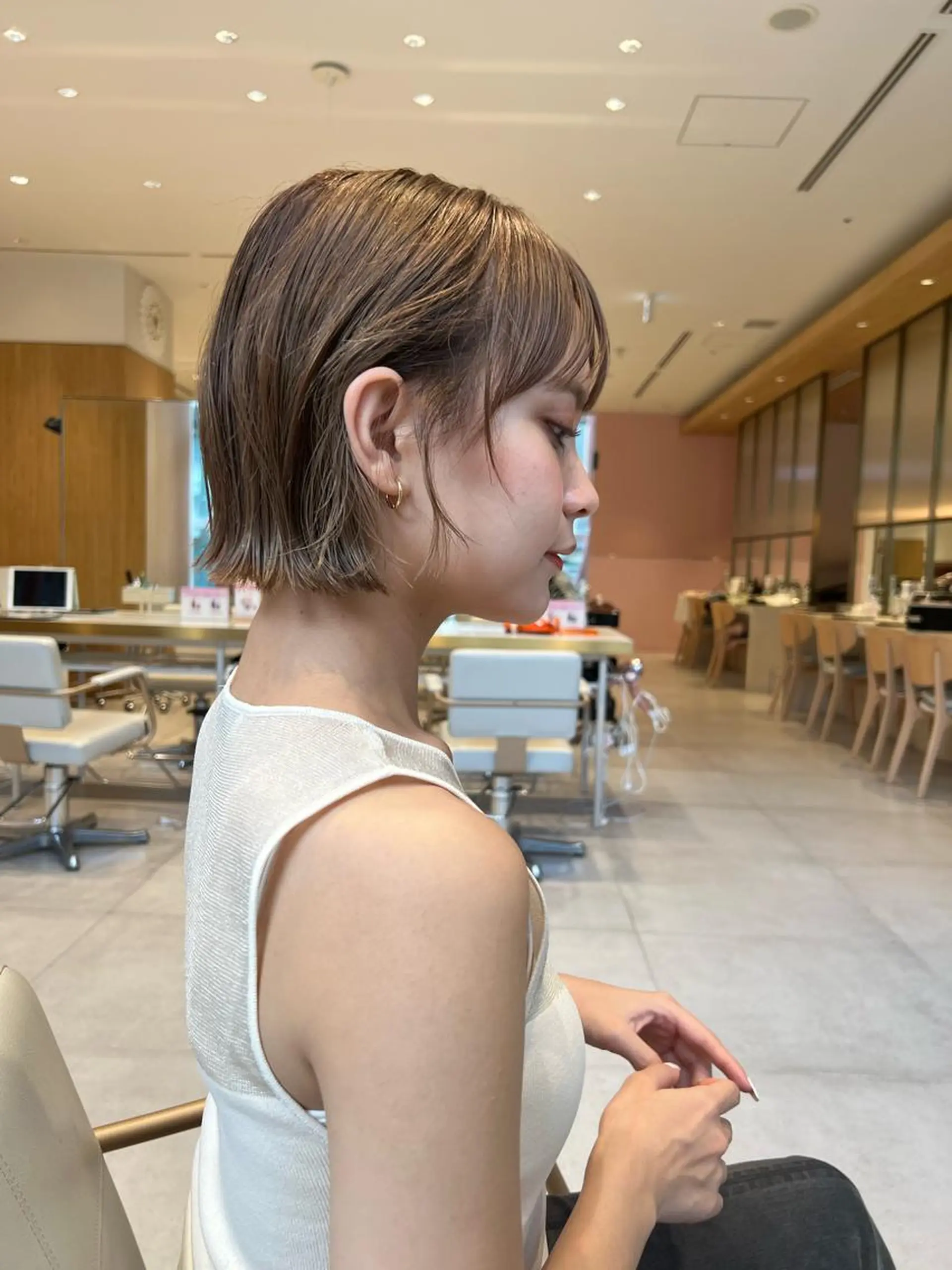 ミディアム カラー パーマ ヘアアレンジ カット ヘアカラー トリートメント レイヤー専門家 ダブルカラー修のヘアスタイル