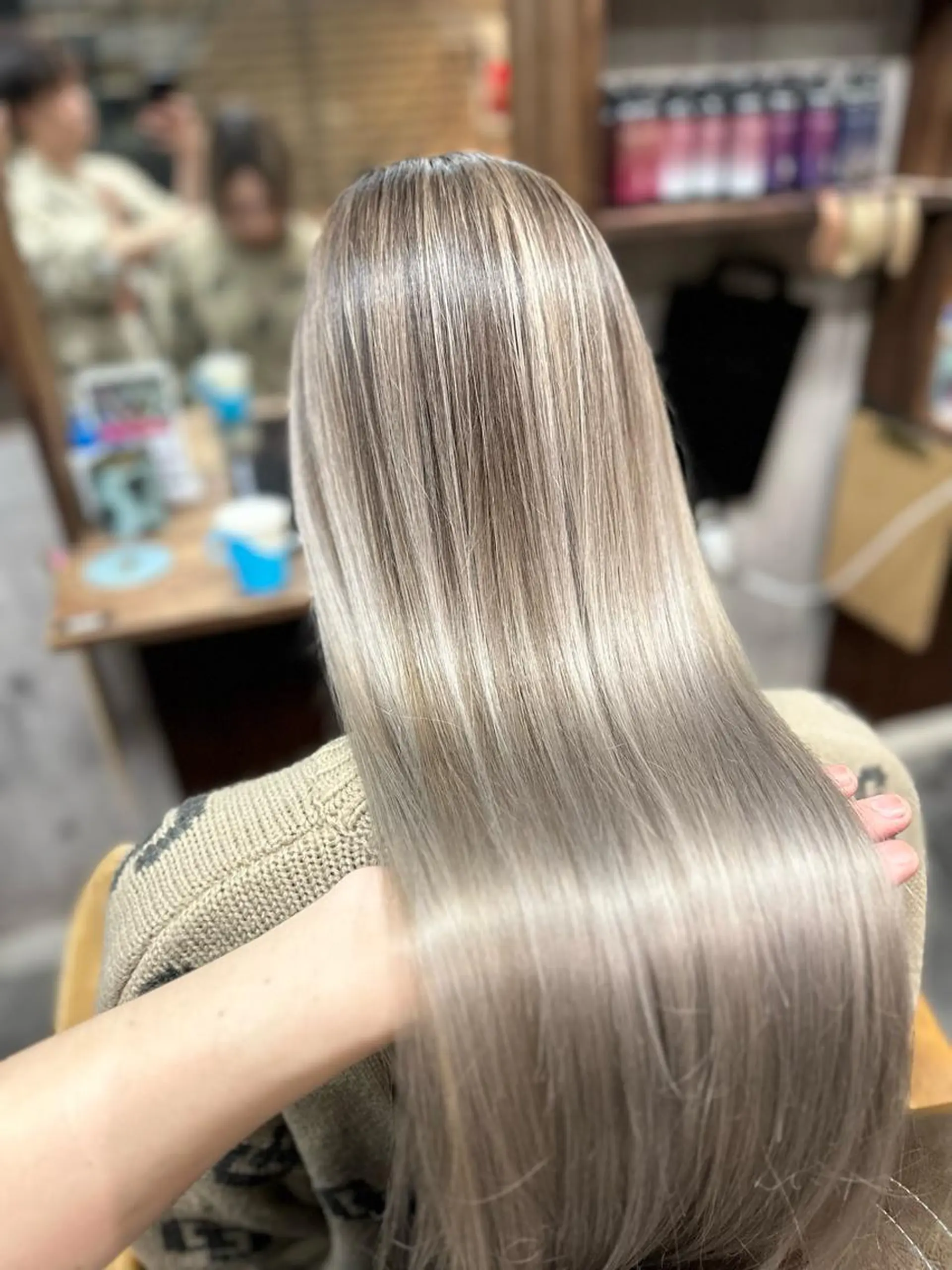 ロング カラー ブリーチ カット ヘアカラー トリートメント ヘアセット 難波ブリーチカラー 伊藤洋輝のヘアスタイル