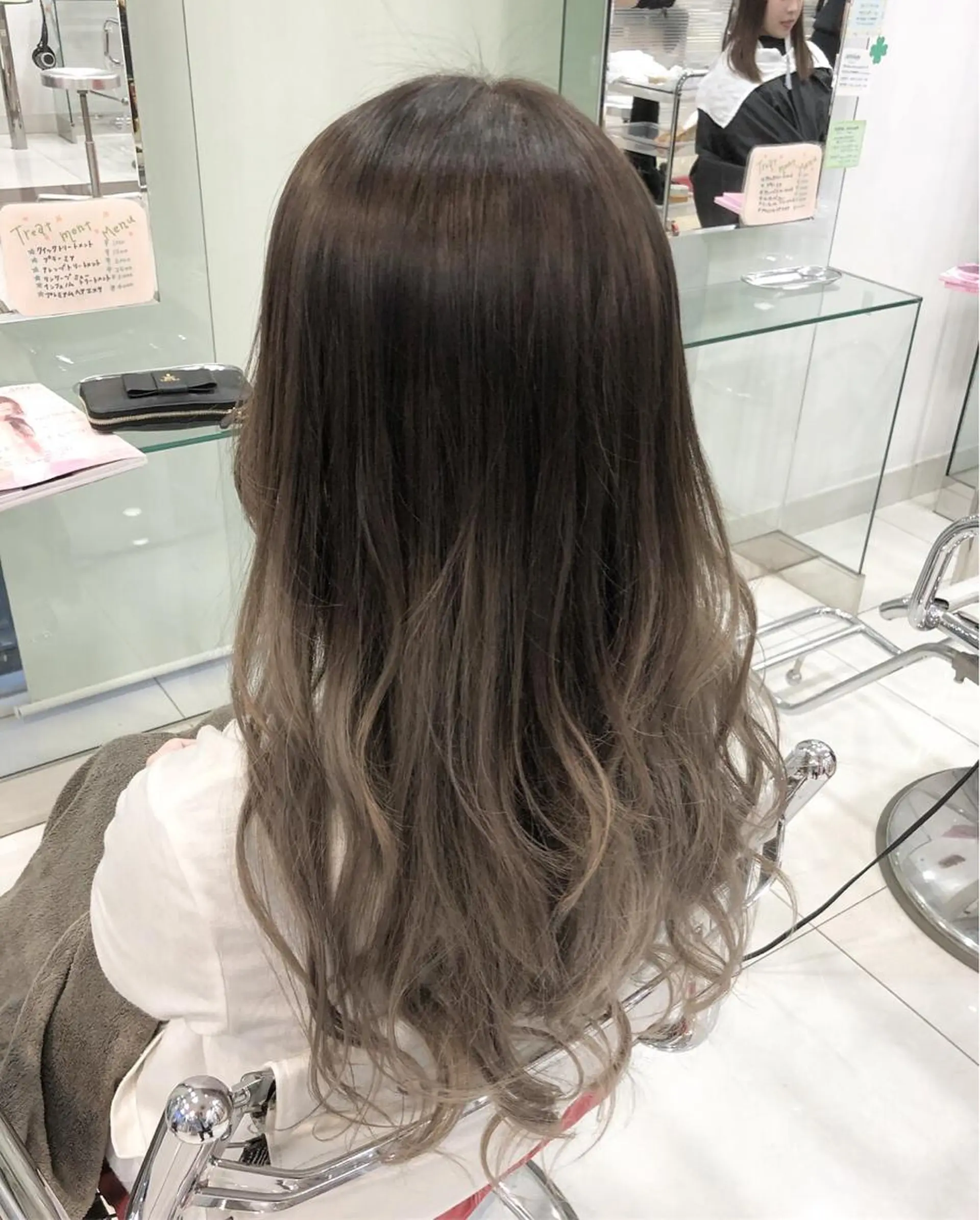 ロング カラー ヘアカラー トリートメント 得能 雅人のヘアスタイル