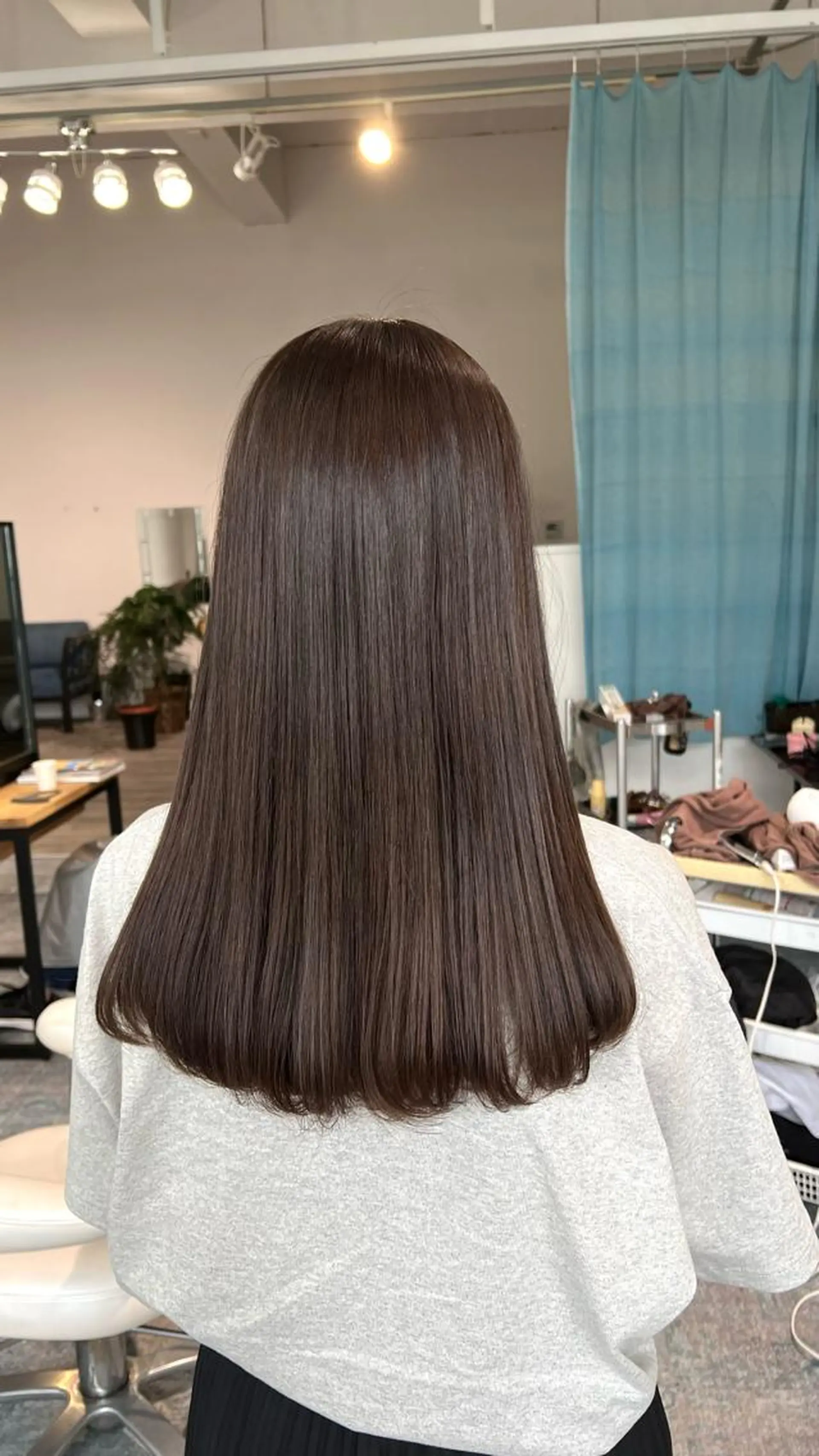 ロング カラー 🌈re-room EIKI🇰🇷のヘアスタイル