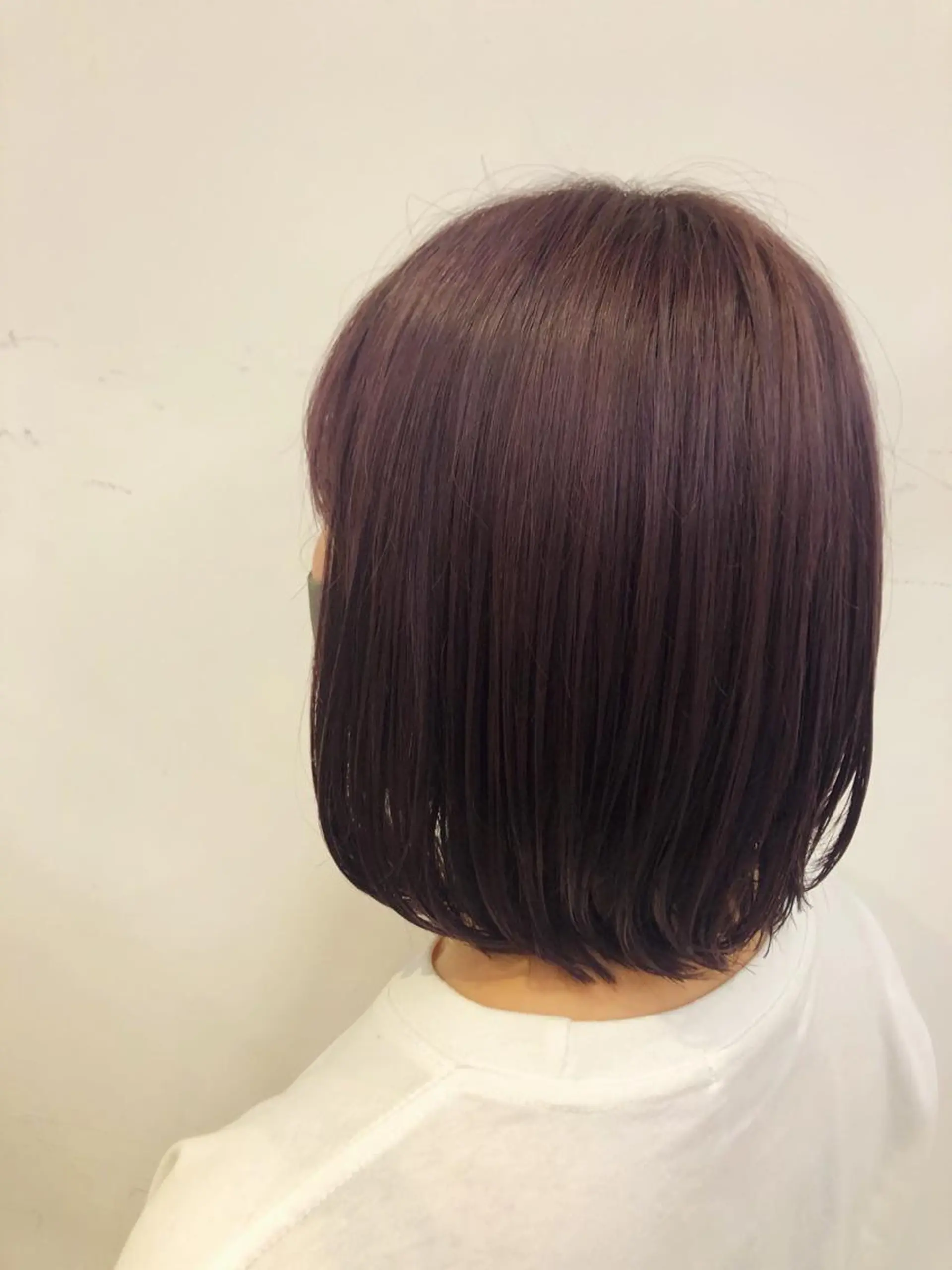 ショート パープルカラー brisa所属・迎 凪紗のヘアスタイル