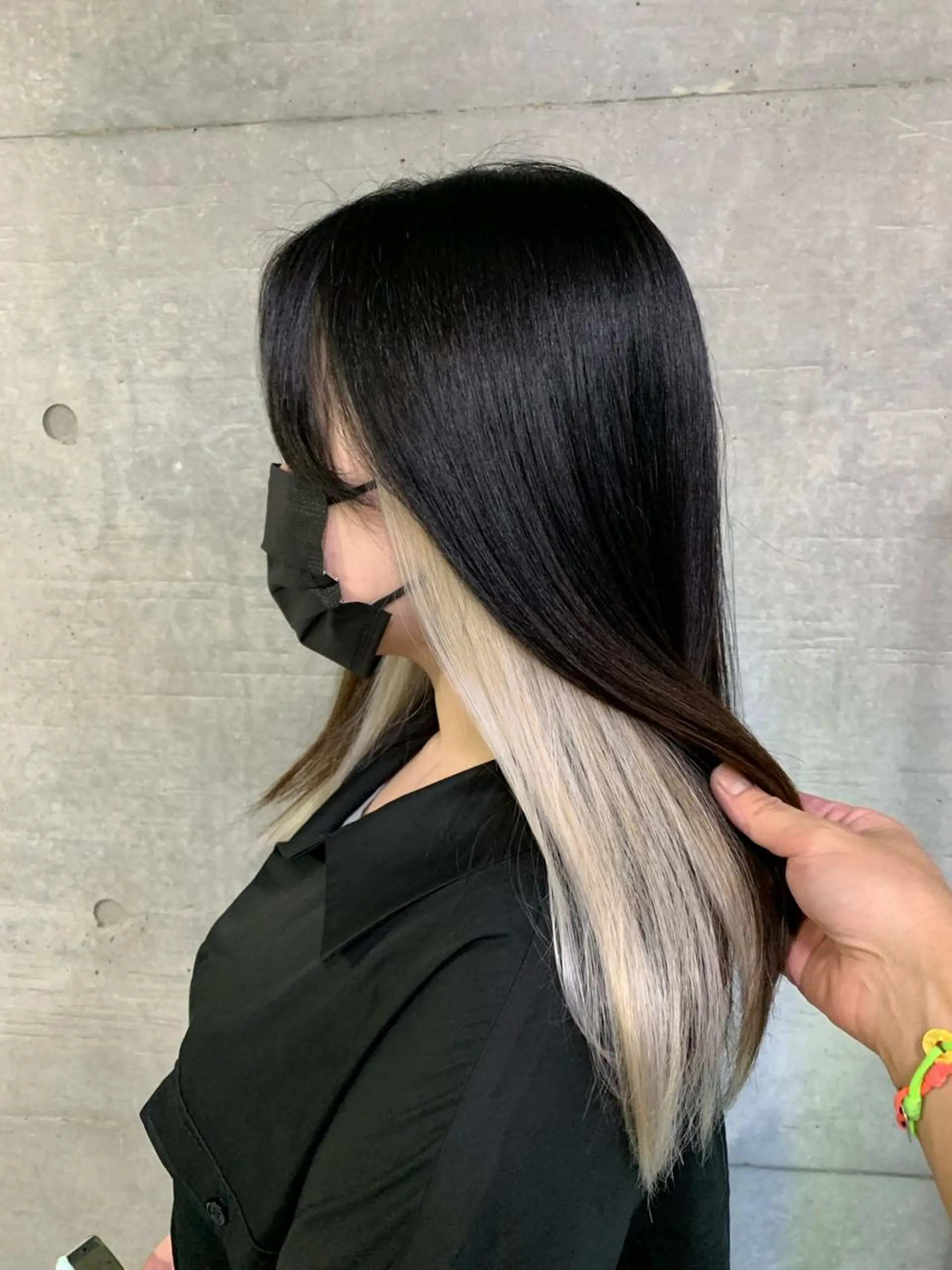 セミロング カラー メンズ メンズブリーチ メンズインナーカラー ベージュカラー ブリーチ インナーカラー THE./ブリーチ 透感カラー/髪質改善のヘアスタイル