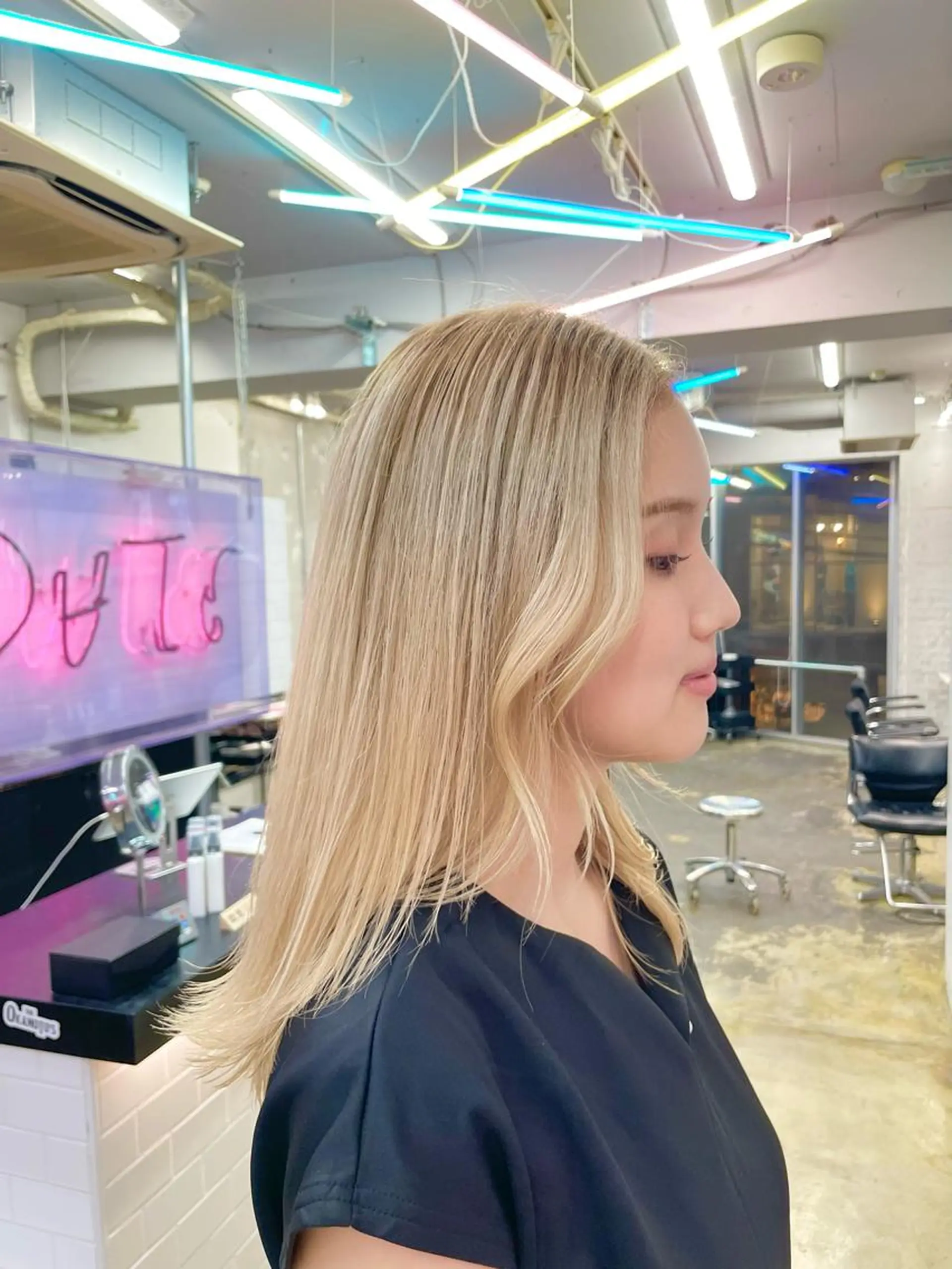 セミロング カラー ヘアカラー トリートメント ザクザクレイヤー 🍀/ブリーチ/小田のヘアスタイル