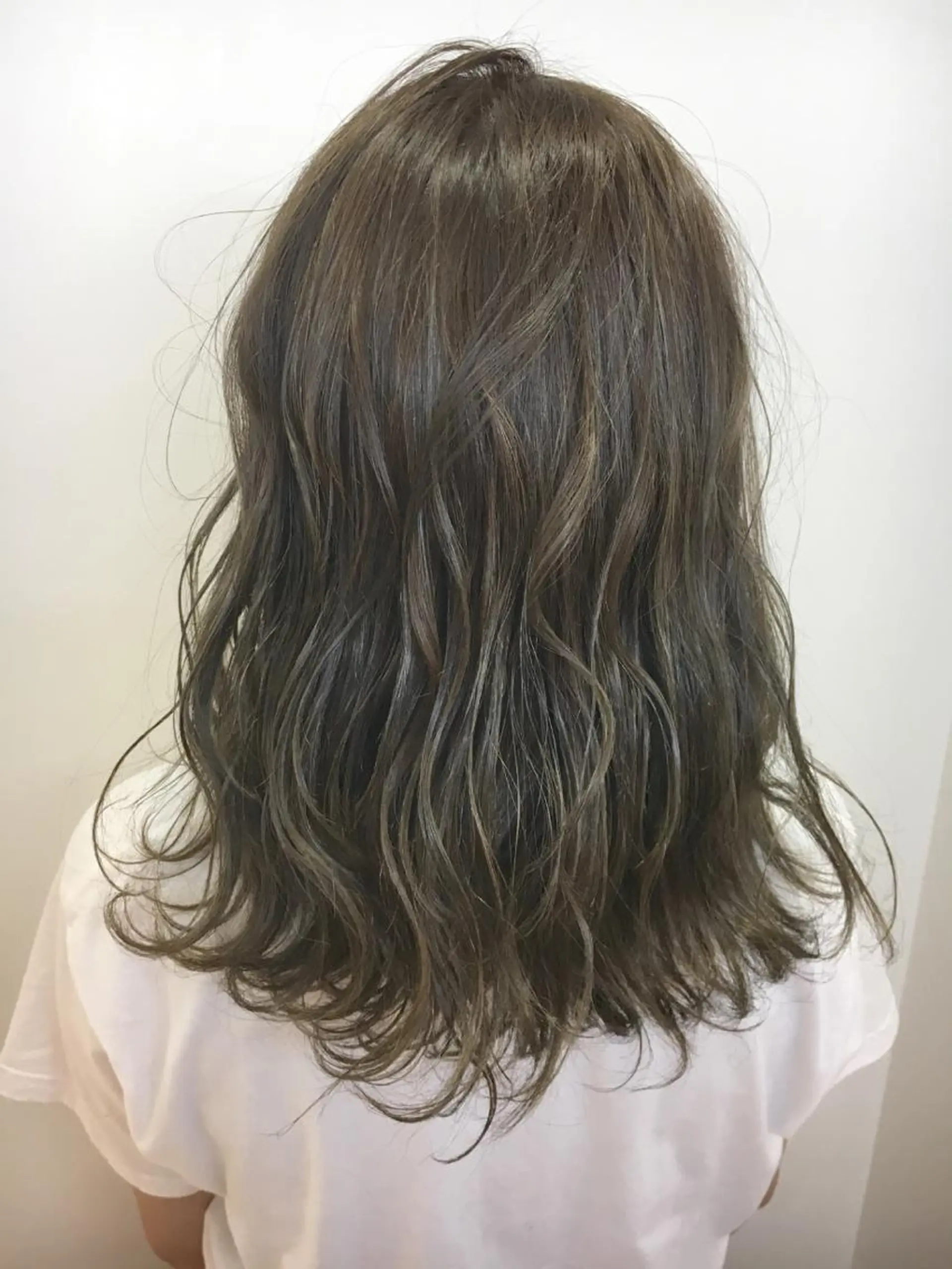 ミディアム カラー ハイライトカラー ハイライト ヘアカラー 永井 大希のヘアスタイル