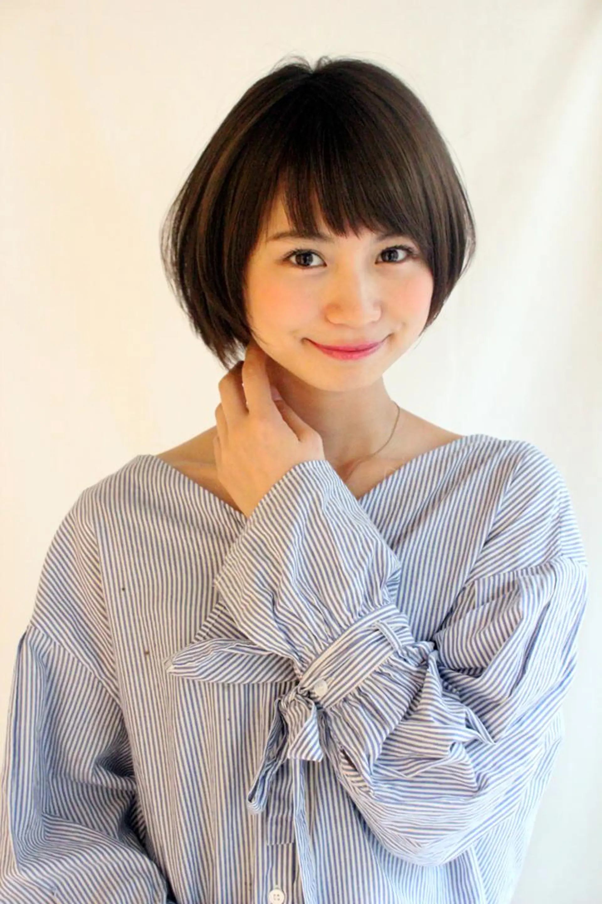 ショート カラー 羽田 ひろむのヘアスタイル