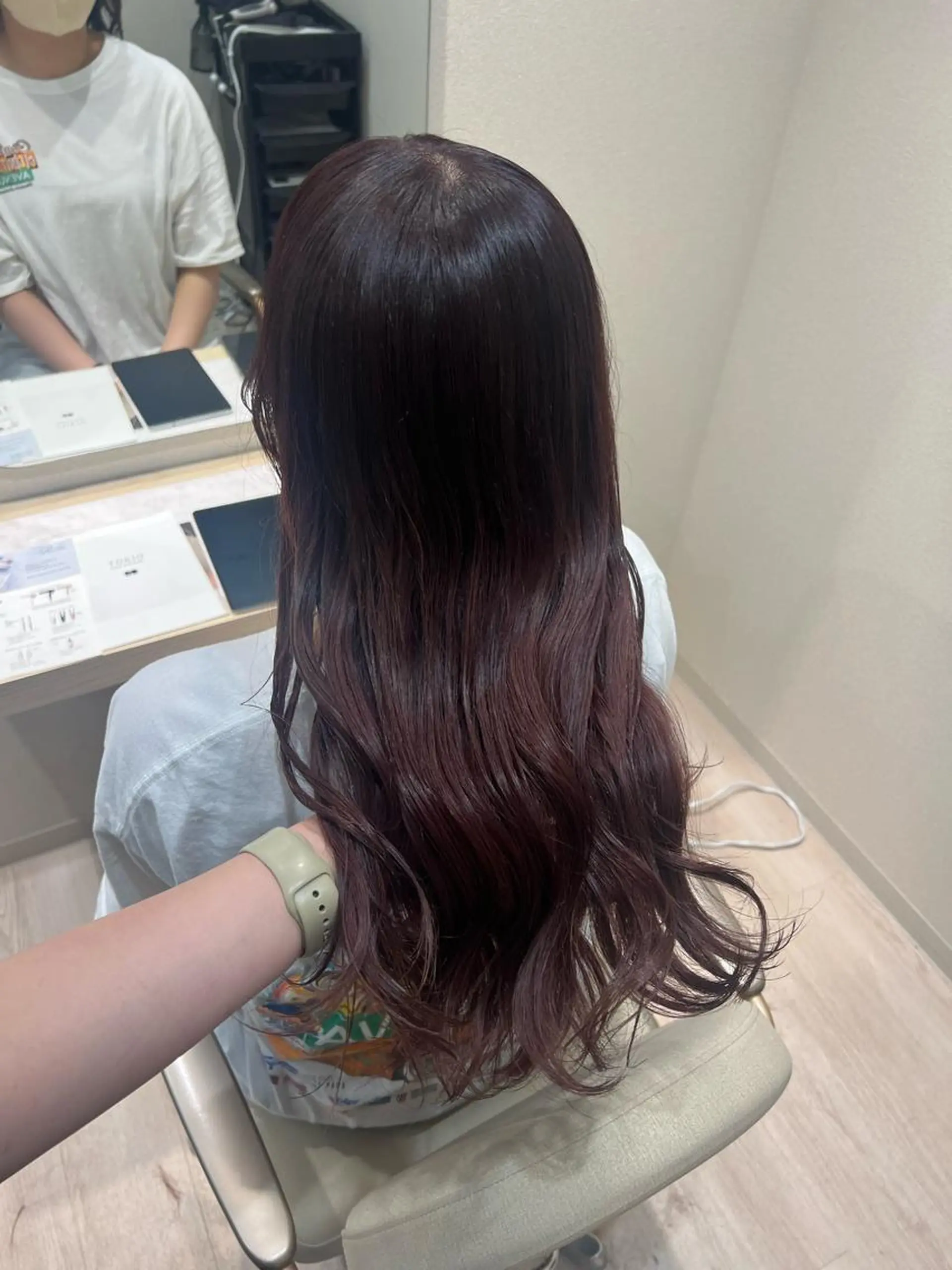 ロング カット ヘアカラー トリートメント ヘッドスパ mina .のヘアスタイル