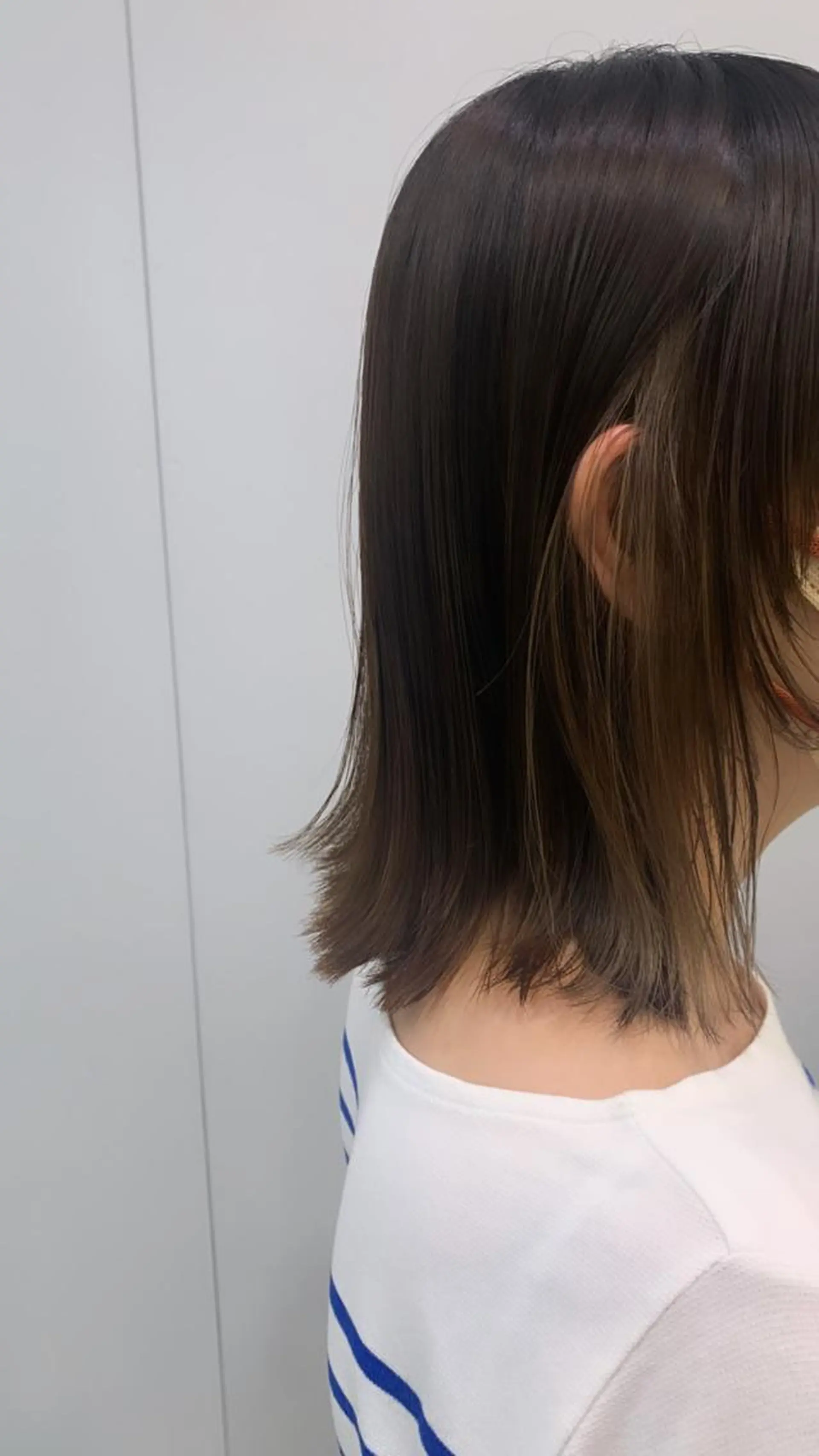 ミディアム ウルフカット 229所属・高橋 亜紀のヘアスタイル
