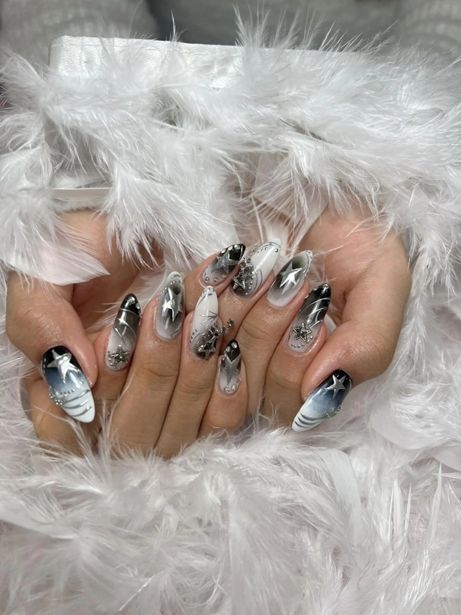 ネイル ハンドネイル ハンドケア DEMAIN- 🌹のネイルデザイン