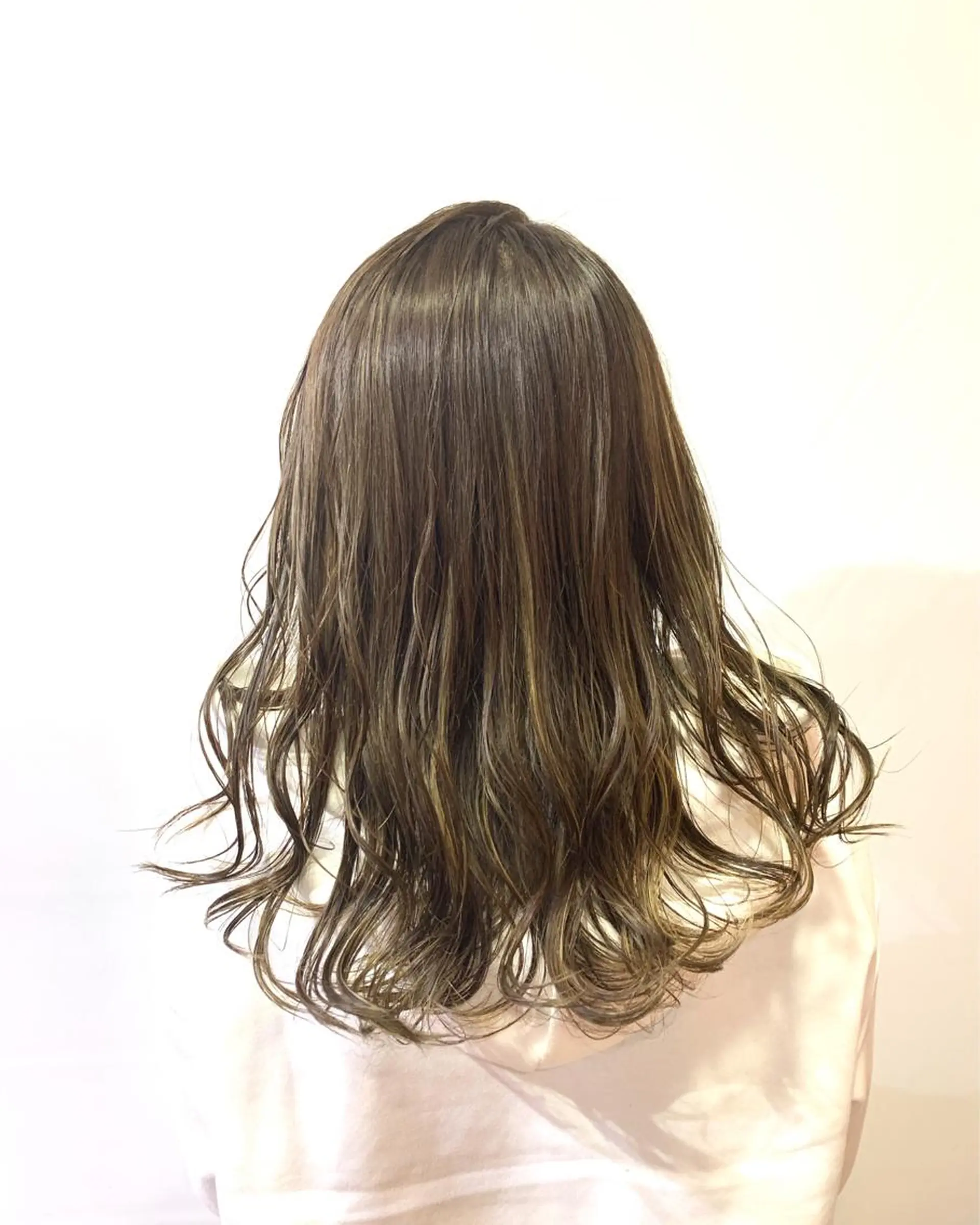 ミディアム ハイライト ヘアカラー トリートメント ヘッドスパ ヘアセット 大宮/山口 竣也のヘアスタイル