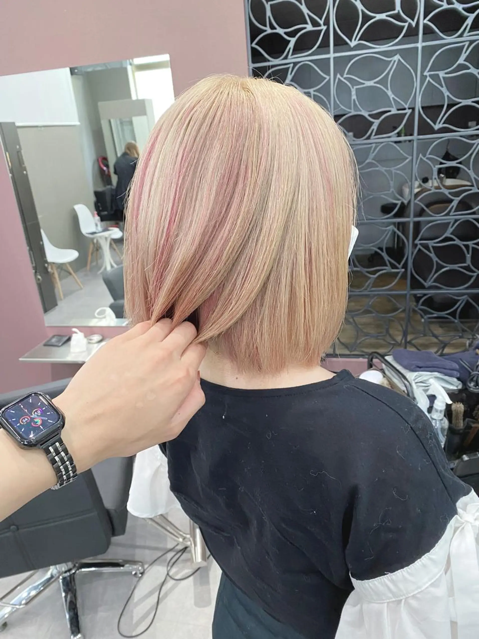 ショート カラー バレイヤージュ ベージュカラー ブリーチ ケアブリーチ ダブルカラー Via officialのヘアスタイル