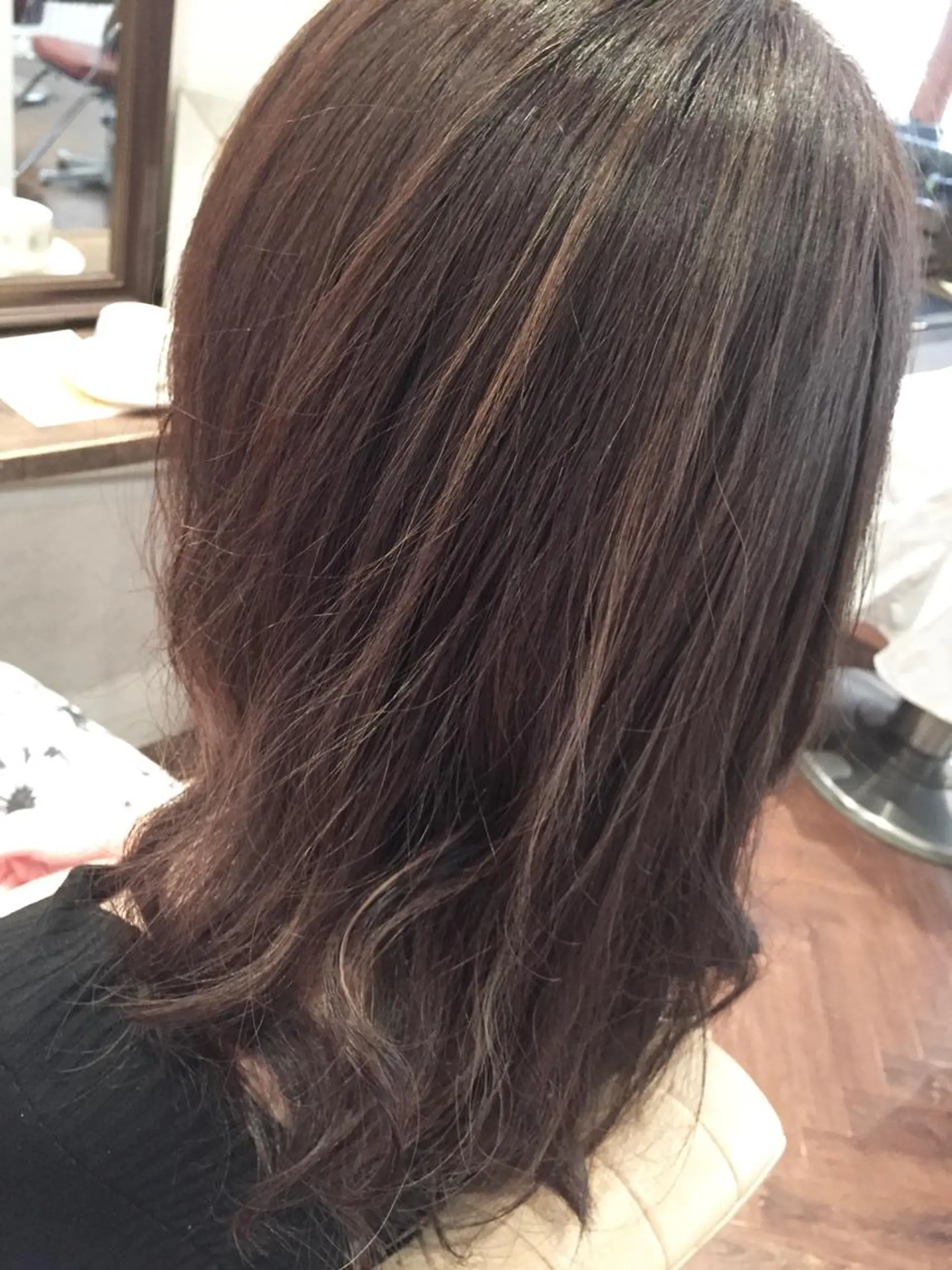 セミロング カラー ハイライトカラー ハイライト いしだ みさきのヘアスタイル