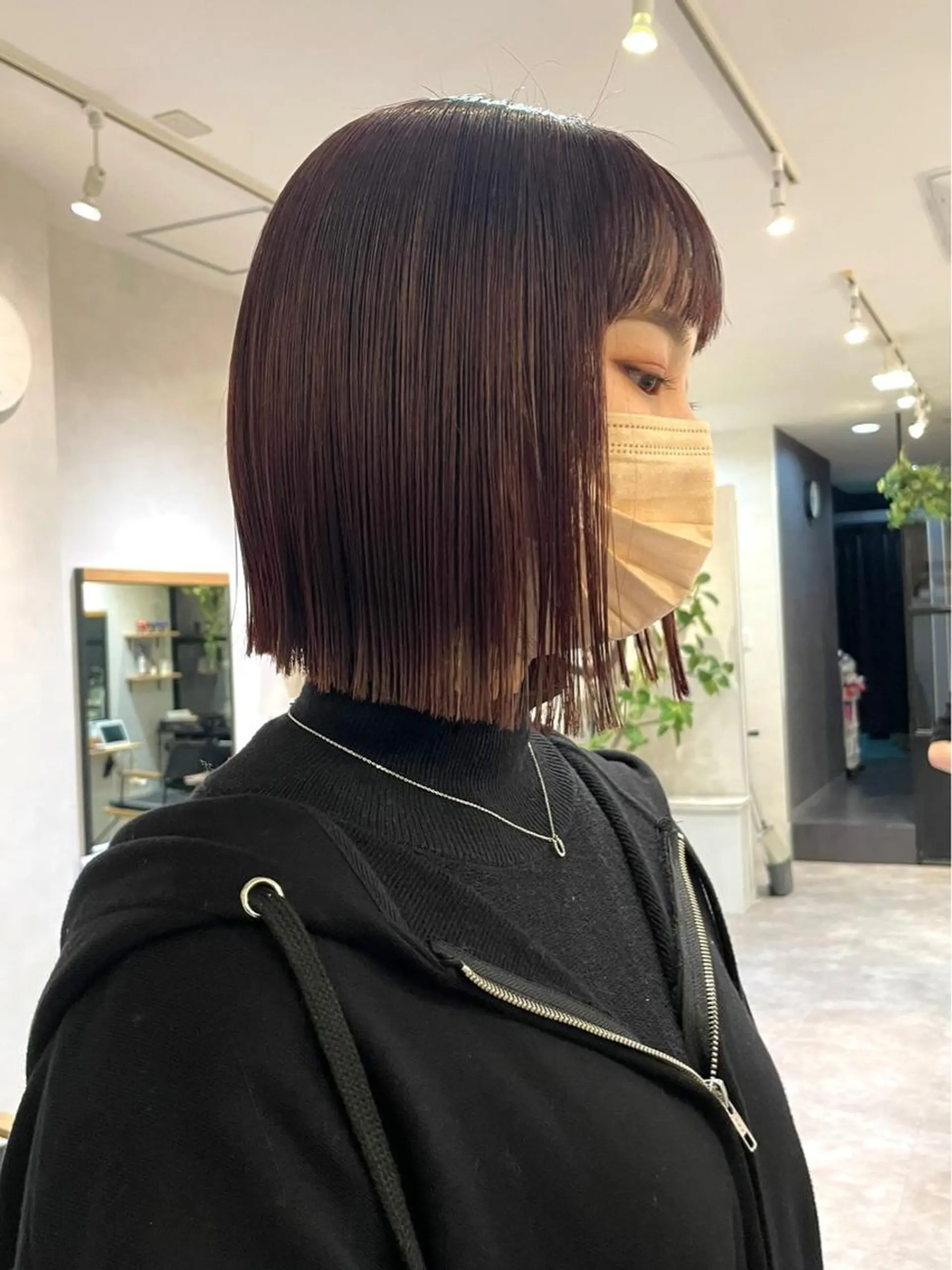 ショート 切りっぱなしボブ ボブ salowin梅田茶屋町north所属・くがれいじ 梅田/ショート/ボブのヘアスタイル