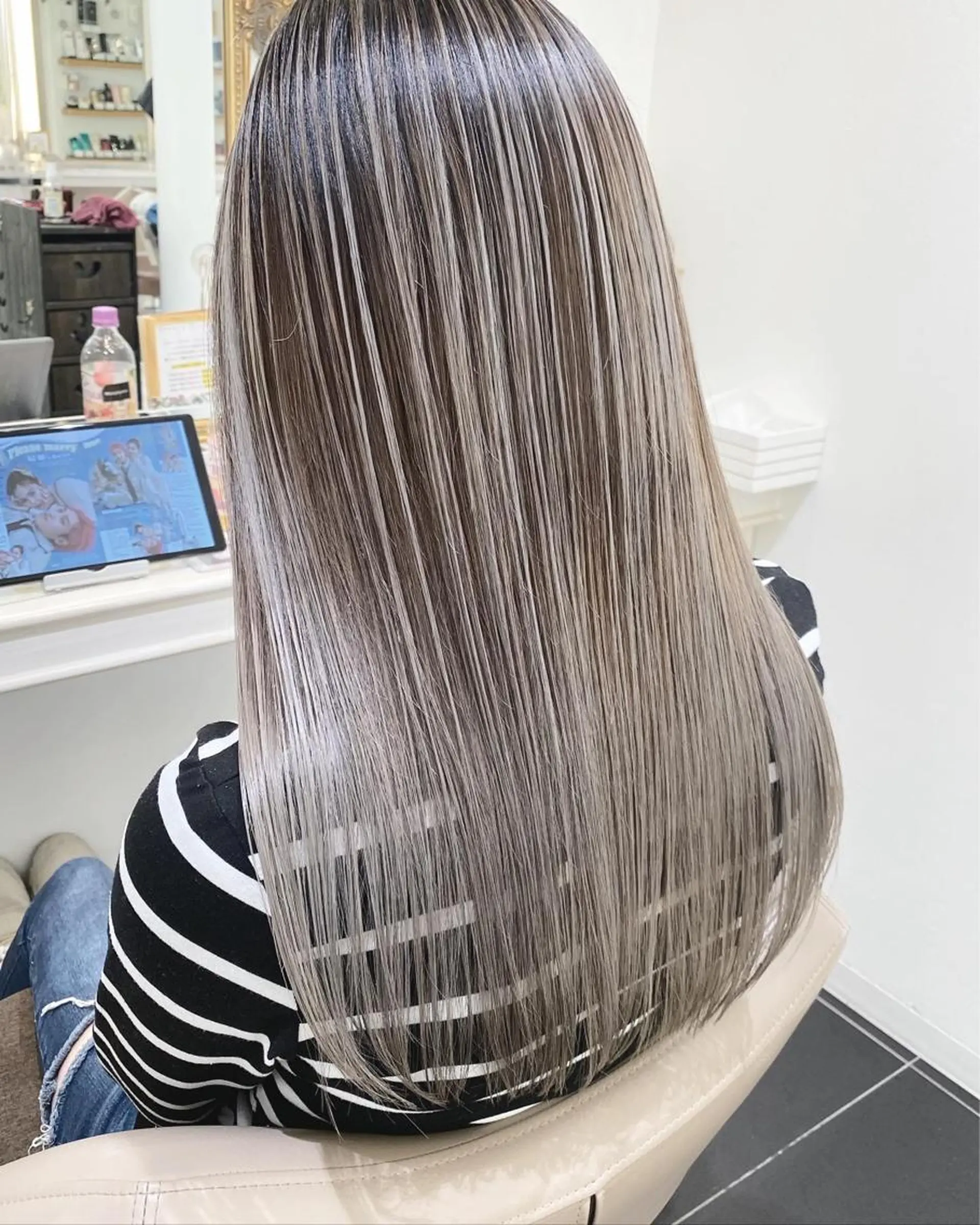 セミロング カラー バレイヤージュ レイヤーカット カット ヘアカラー トリートメント 山崎俊輔/髪質改善 /バレイヤージュのヘアスタイル