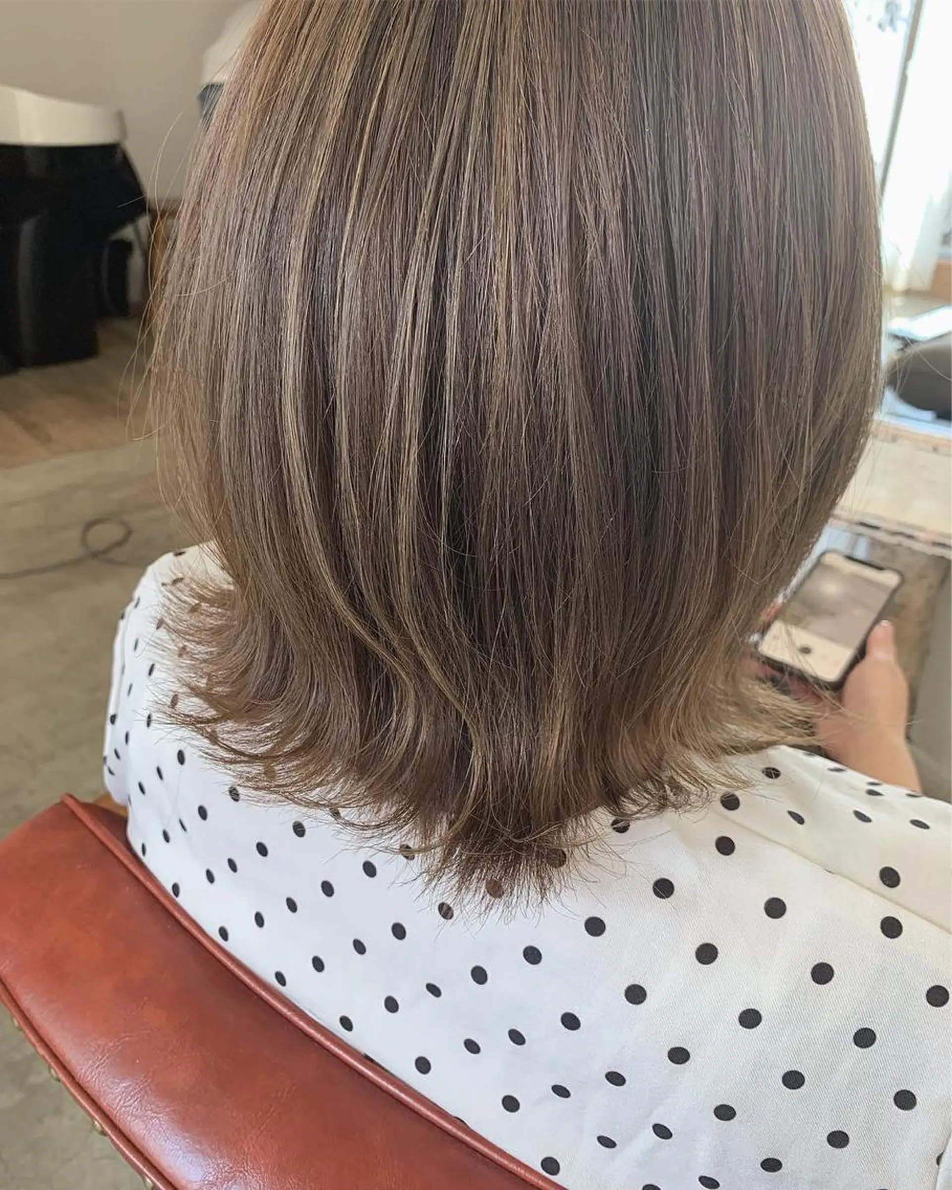 セミロング カラー fio マナミのヘアスタイル
