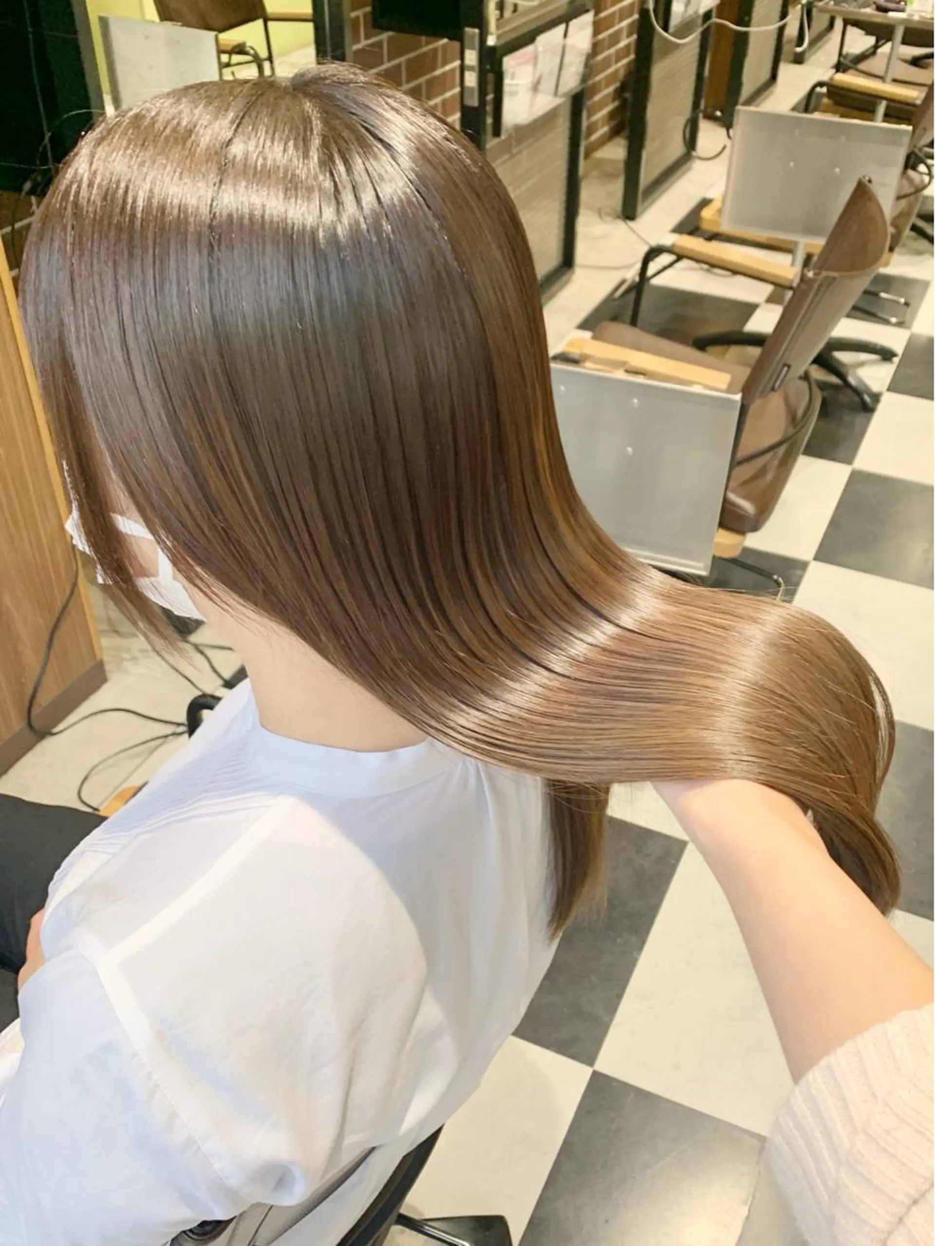 セミロング ブリーチなしダブル/ レイヤーカット 小棹のヘアスタイル