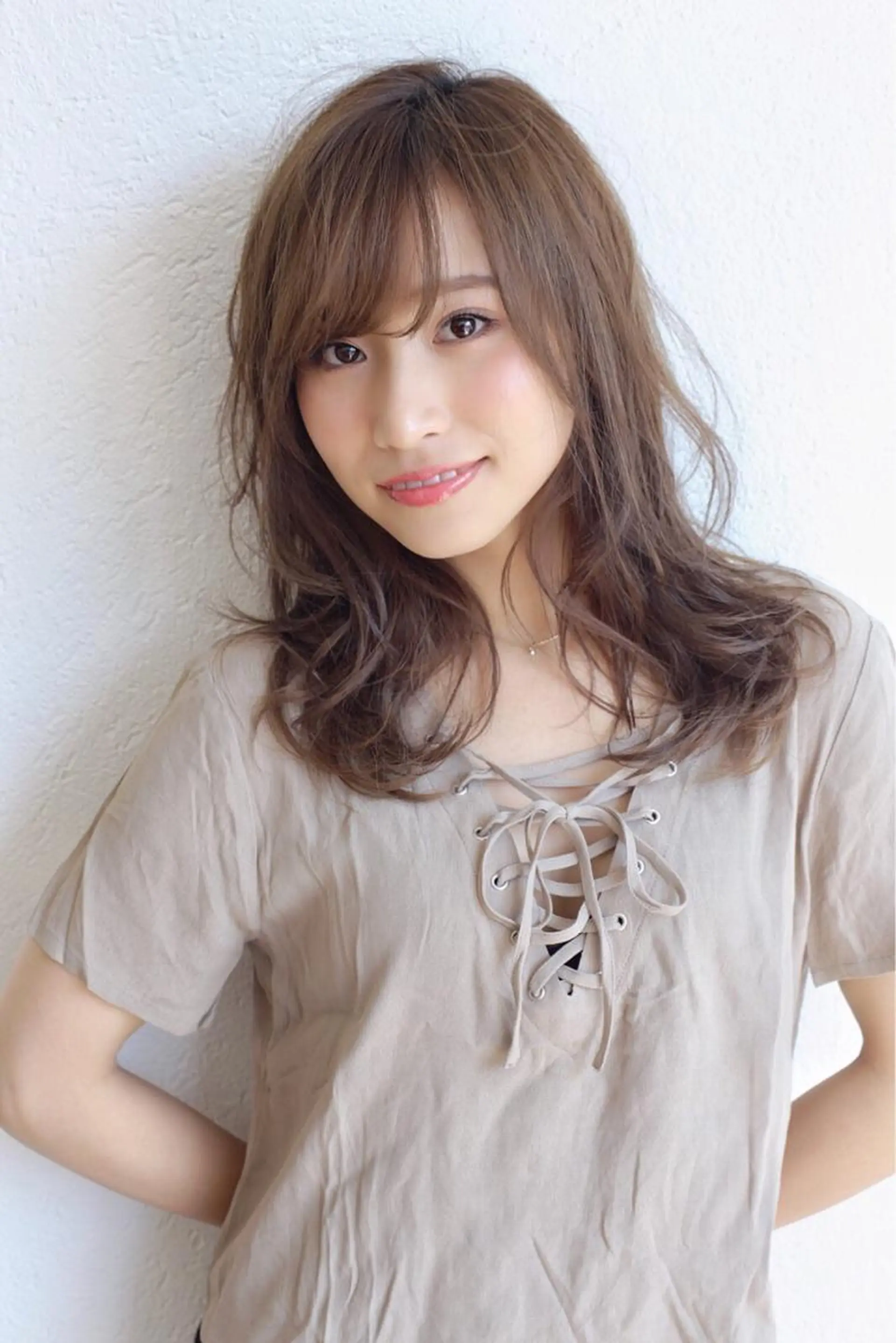 ミディアム カラー カット ヘアカラー トリートメント 服部 樹季のヘアスタイル