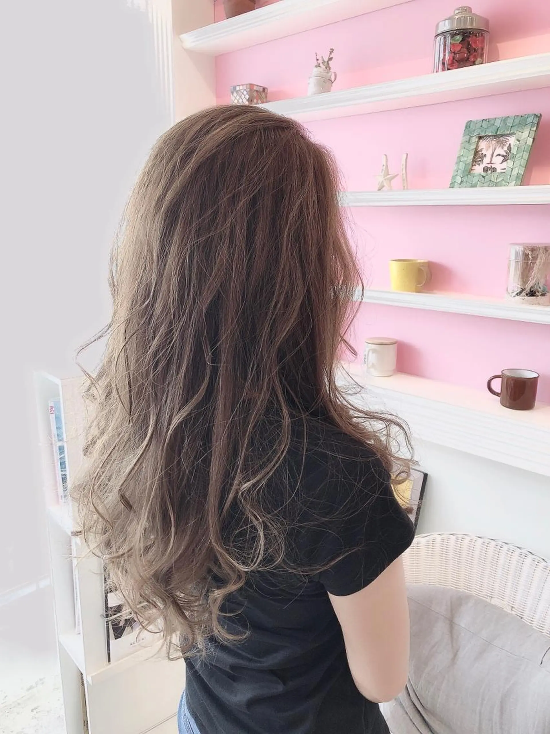 ロング カラー アッシュ ブリーチ ケアブリーチ グレージュ ハイライトカラー カット ヘアカラー トリートメント 浦山 和之のヘアスタイル