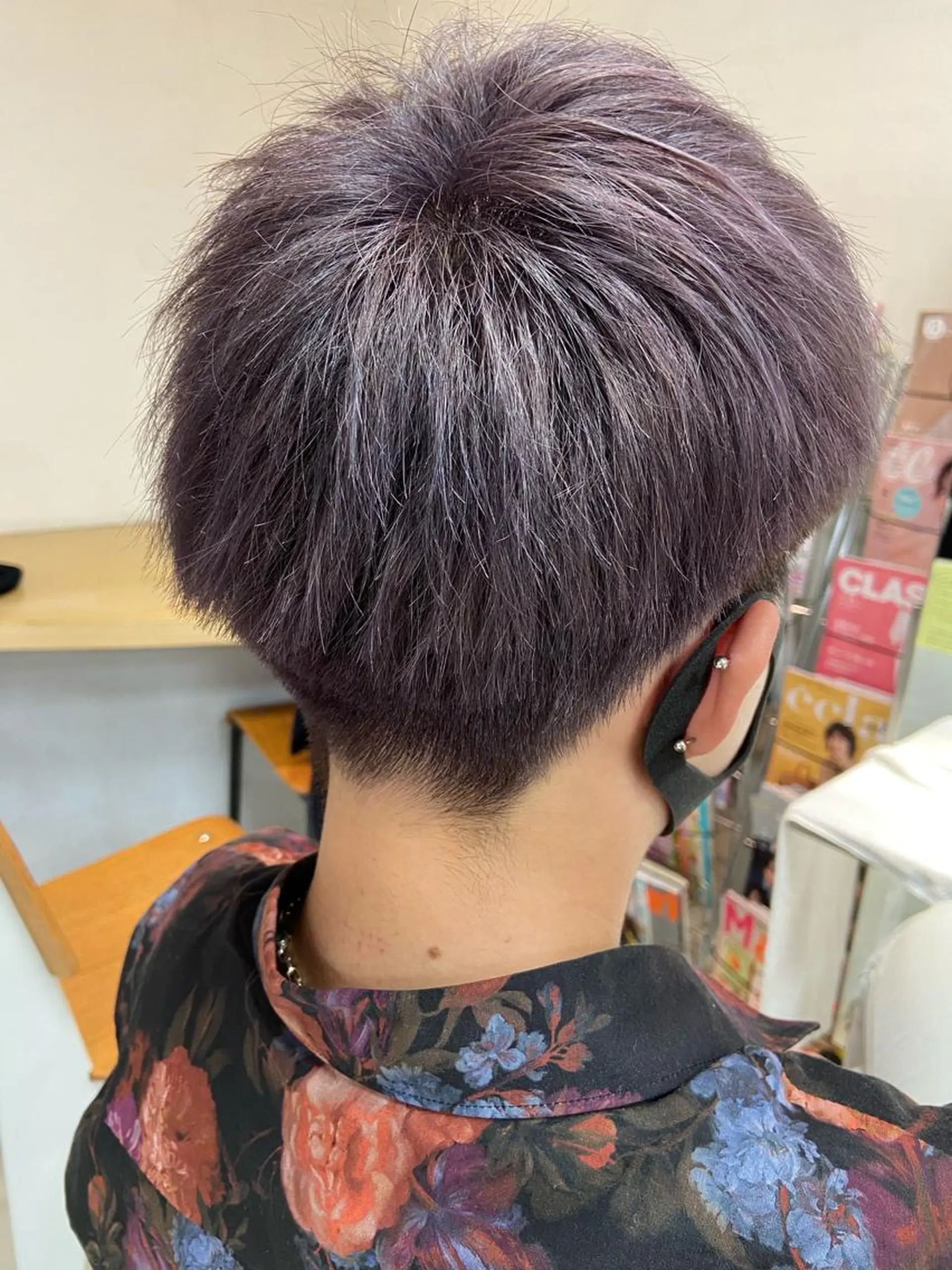 カラー メンズ メンズブリーチ アッシュ ブリーチ パープルアッシュ シルバー カット ヘアカラー トリートメント 菊地 美憂のヘアスタイル