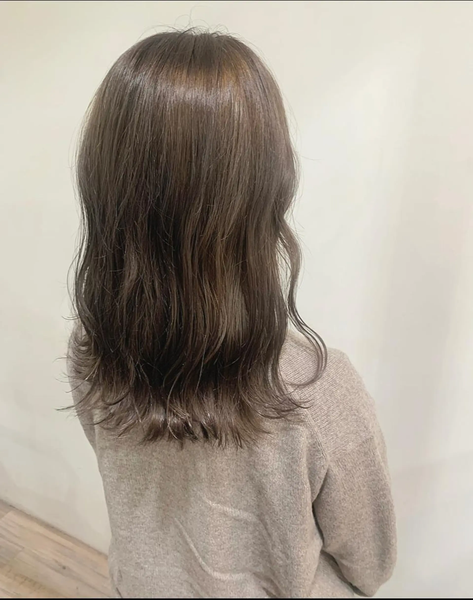 ロング カラー 透明感カラー グレージュ ヘアカラー あべ ゆうかのヘアスタイル