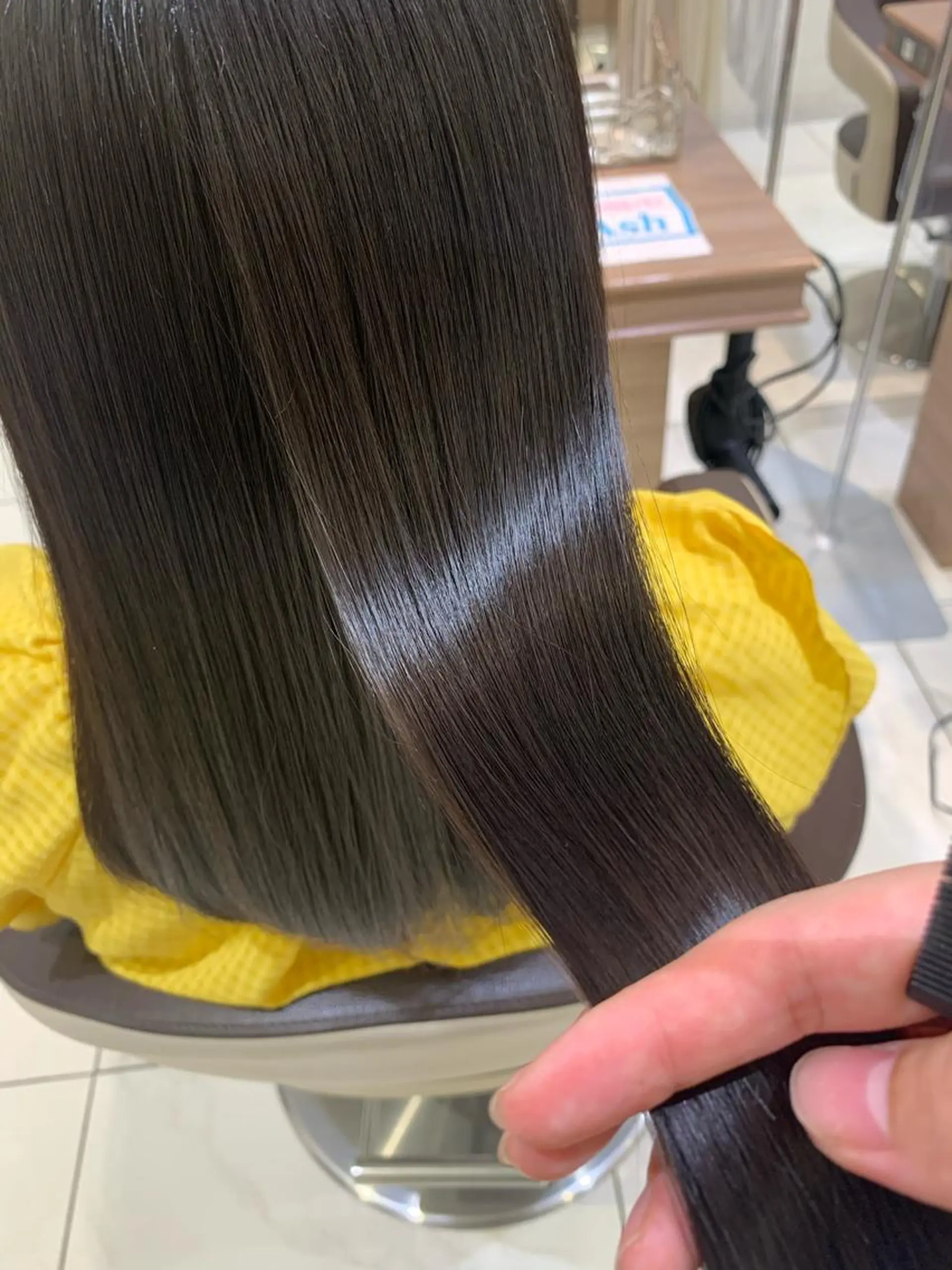 セミロング パーマ 縮毛矯正 Dears 香芝店所属・関 優希のヘアスタイル