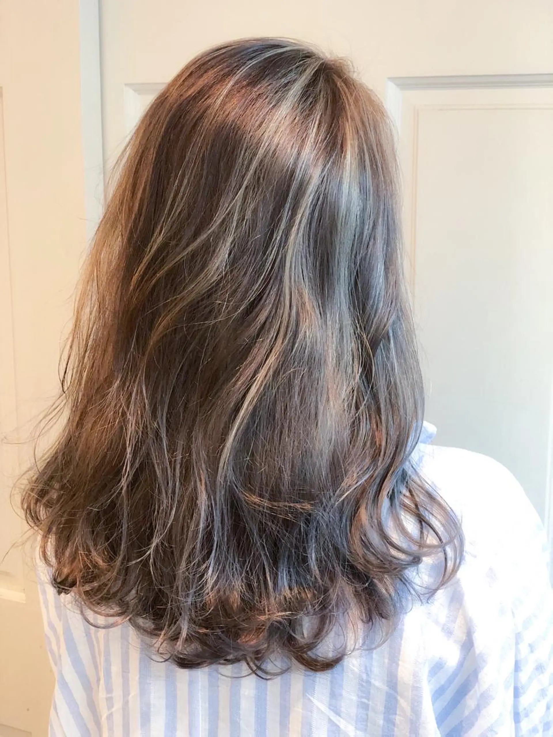 ミディアム カラー ベージュカラー ハイライトカラー ハイライト ヘアカラー トリートメント LA KING GINZA TOKYO所属・🧡ショートの達人 🧡SHOのヘアスタイル