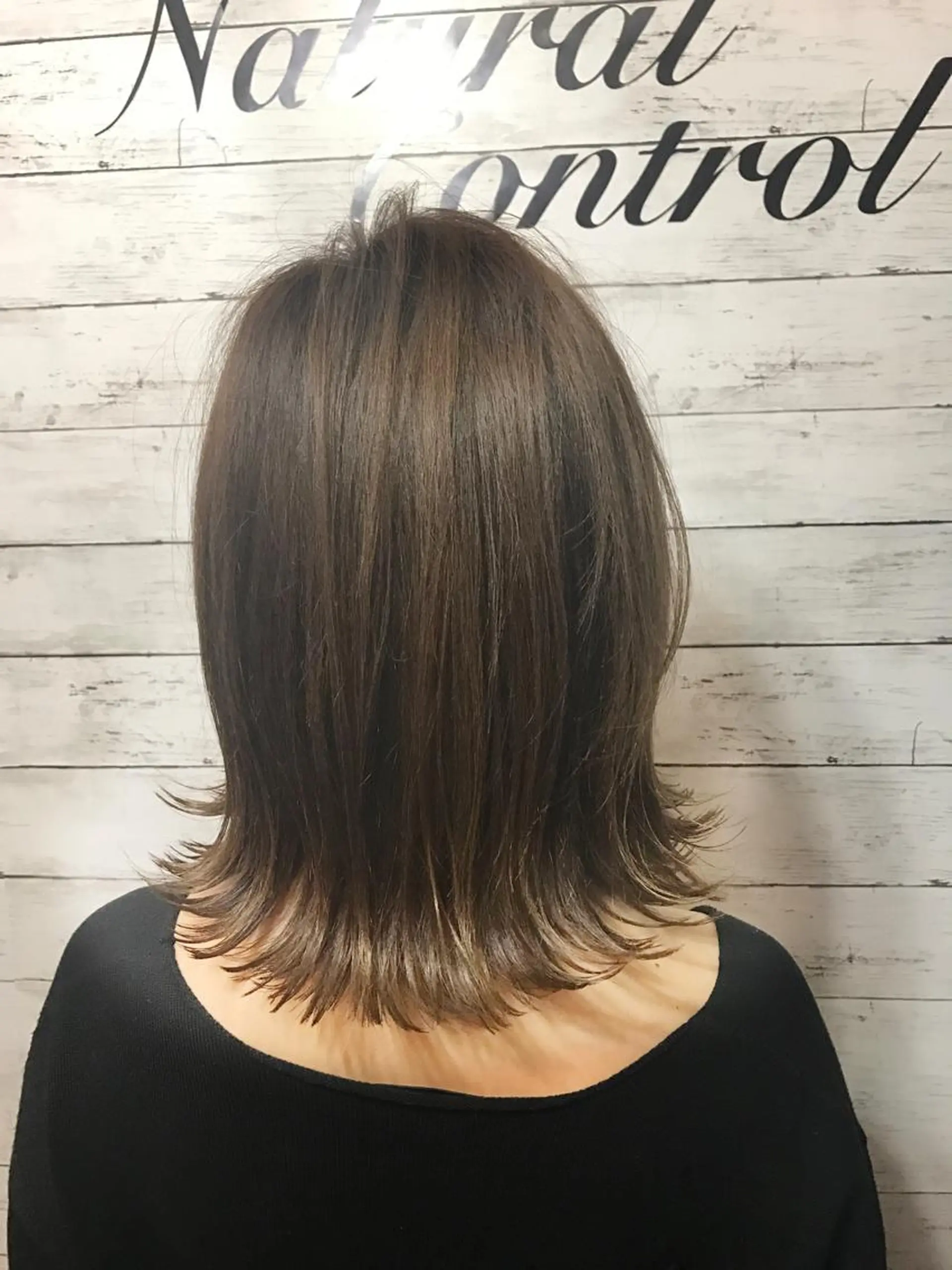 ミディアム カラー ベージュカラー ヌーディベージュ ボブ 外ハネヘア ていねい技術No.1 🌈諏訪 健太のヘアスタイル