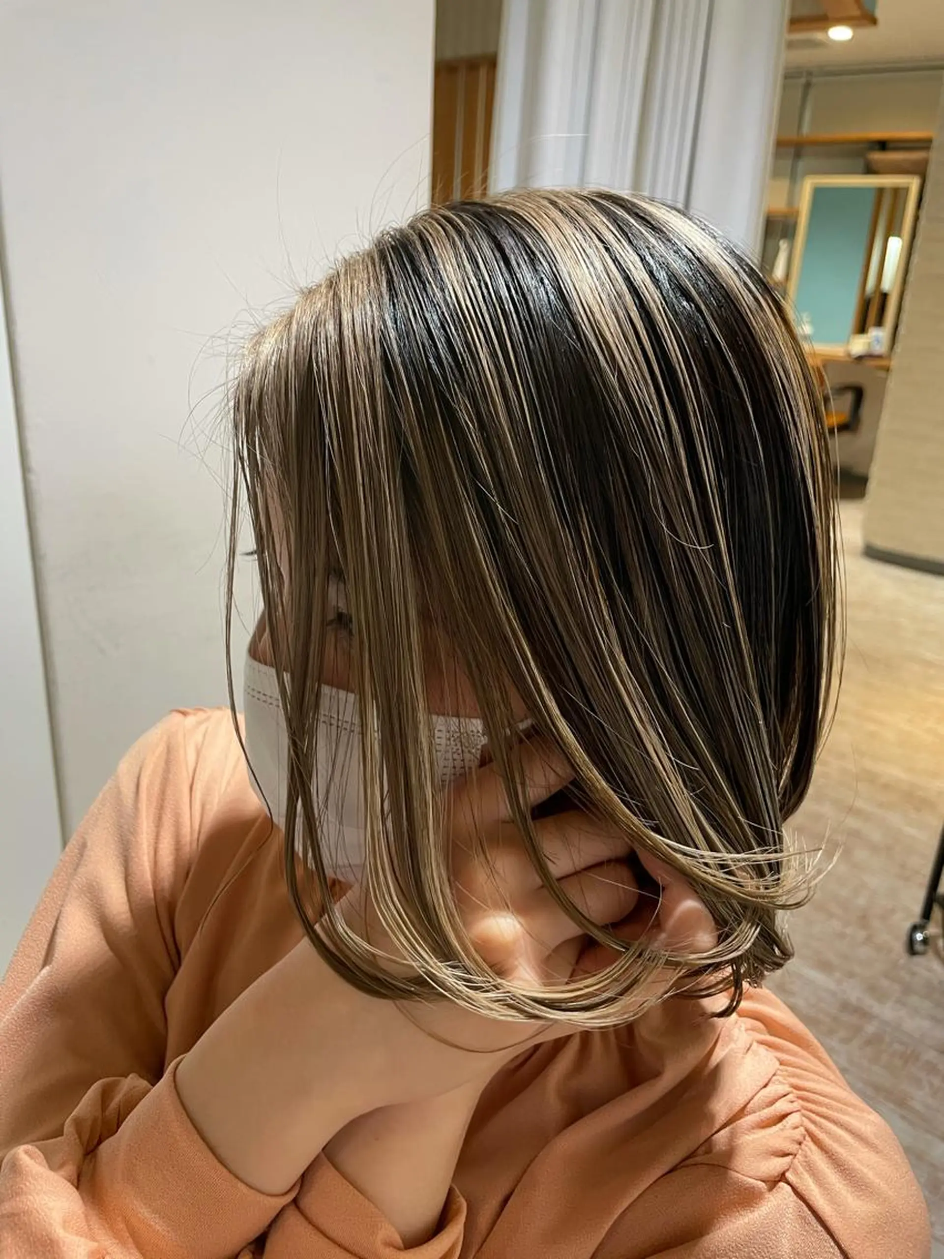 ショート カラー バレイヤージュ レイヤーカット ヘアカラー . NANAのヘアスタイル