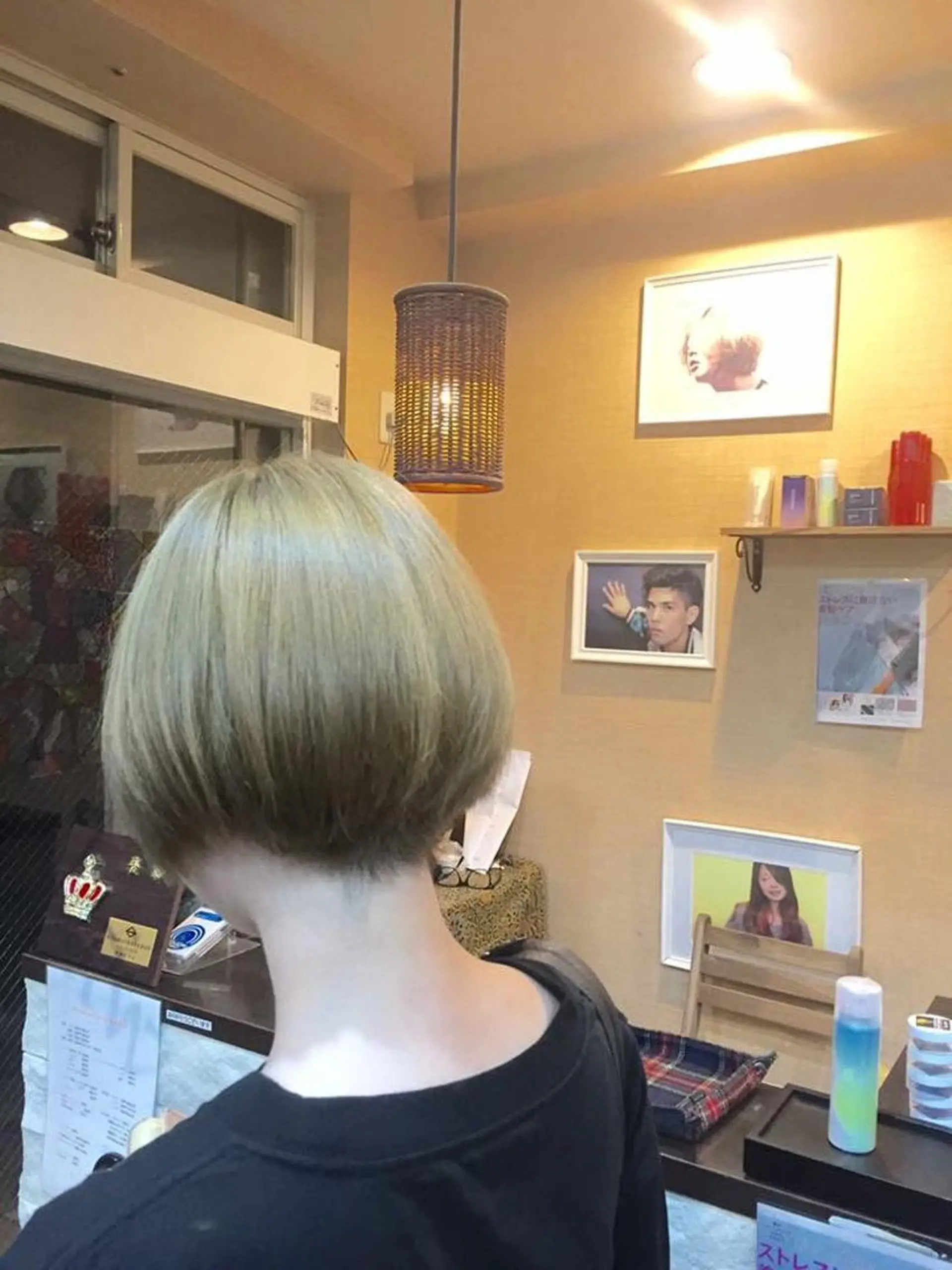 ショート カラー ヘアアレンジ ベージュカラー ブリーチ ハイトーンカラー ハイトーンベージュ トリートメント 田中  雅樹のヘアスタイル