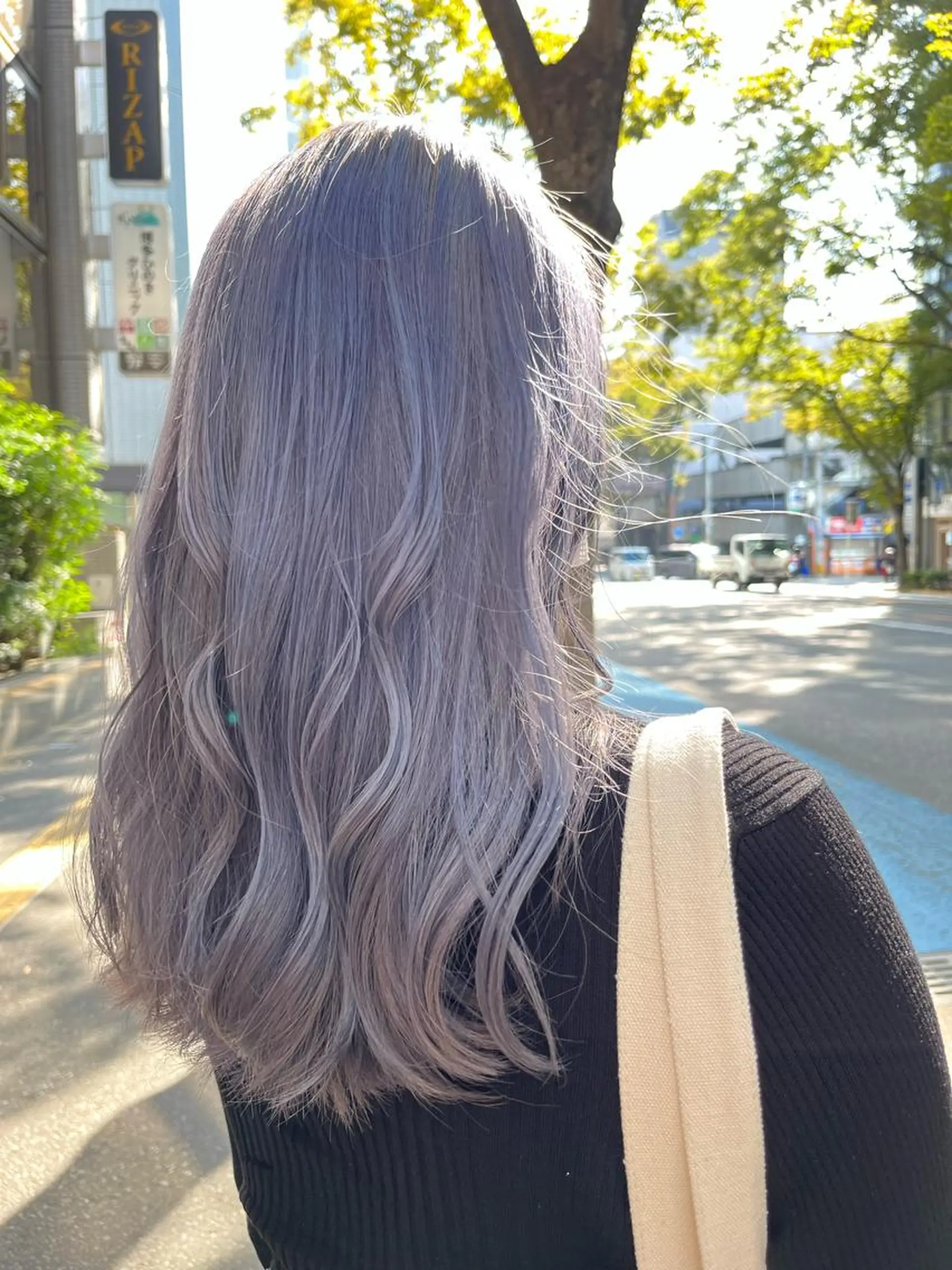 ロング カラー グレージュ ラベンダーカラー ラベンダーグレージュ ラベンダーグレー こまつばらみお/レイ ヤー/ダブルカラーのヘアスタイル