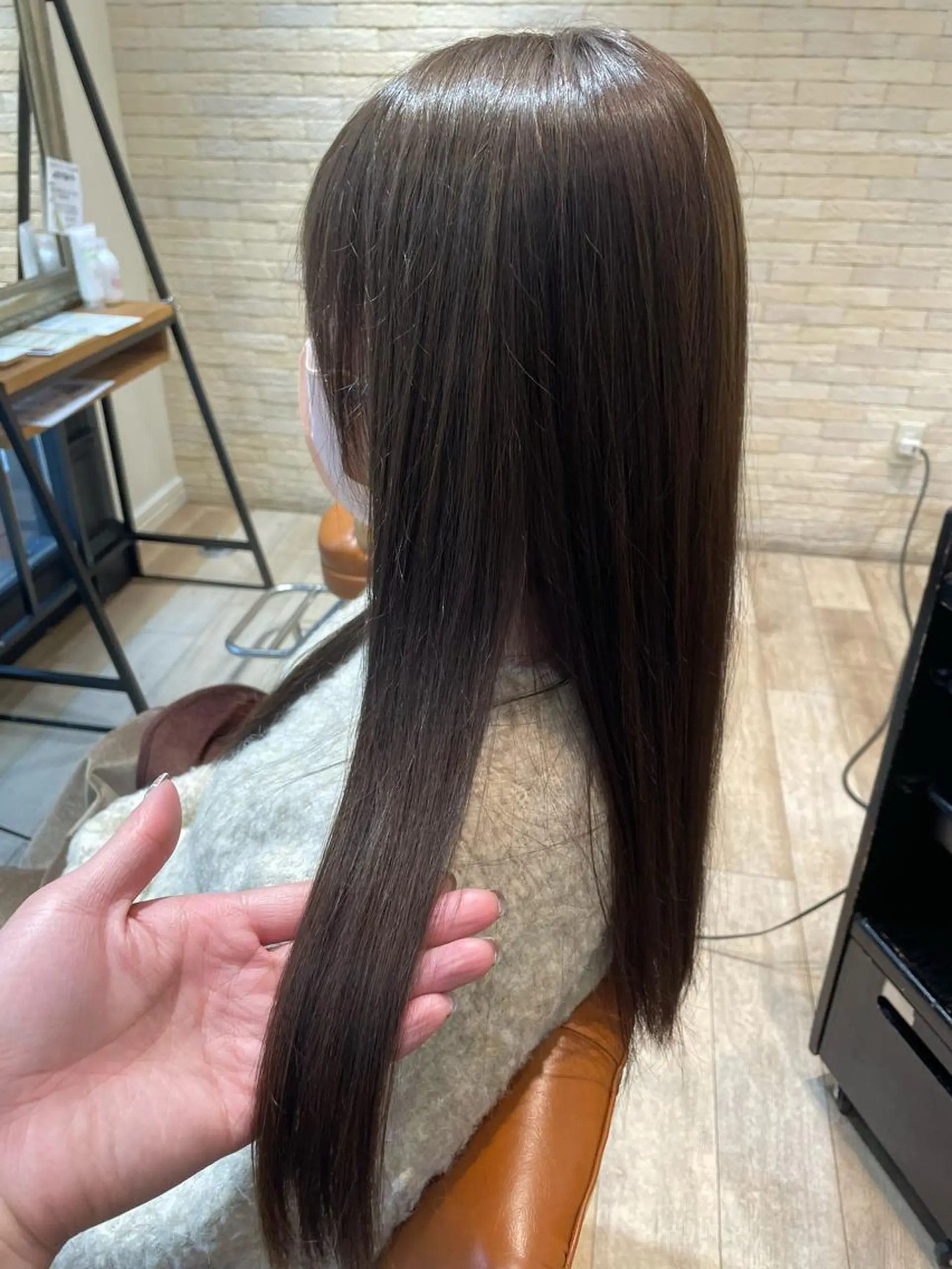 ロング アッシュ アッシュブラウン 亀川蓮 Agu hairのヘアスタイル