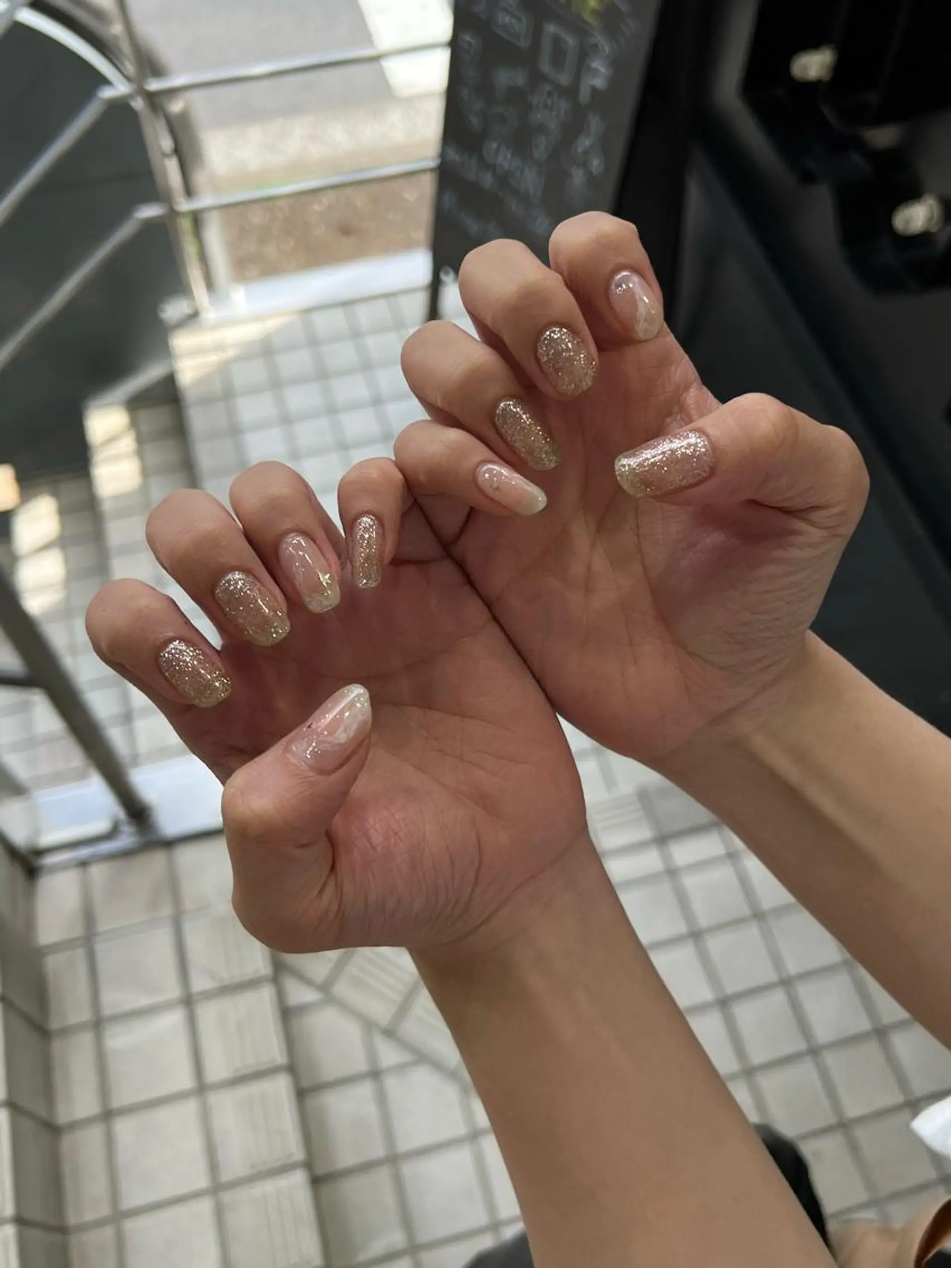 ネイル キラキラネイル ラメ(グリッター) ワンカラーネイル シンプルネイル 酸性ストレート人気 No,1/カスミ🩰のヘアスタイル