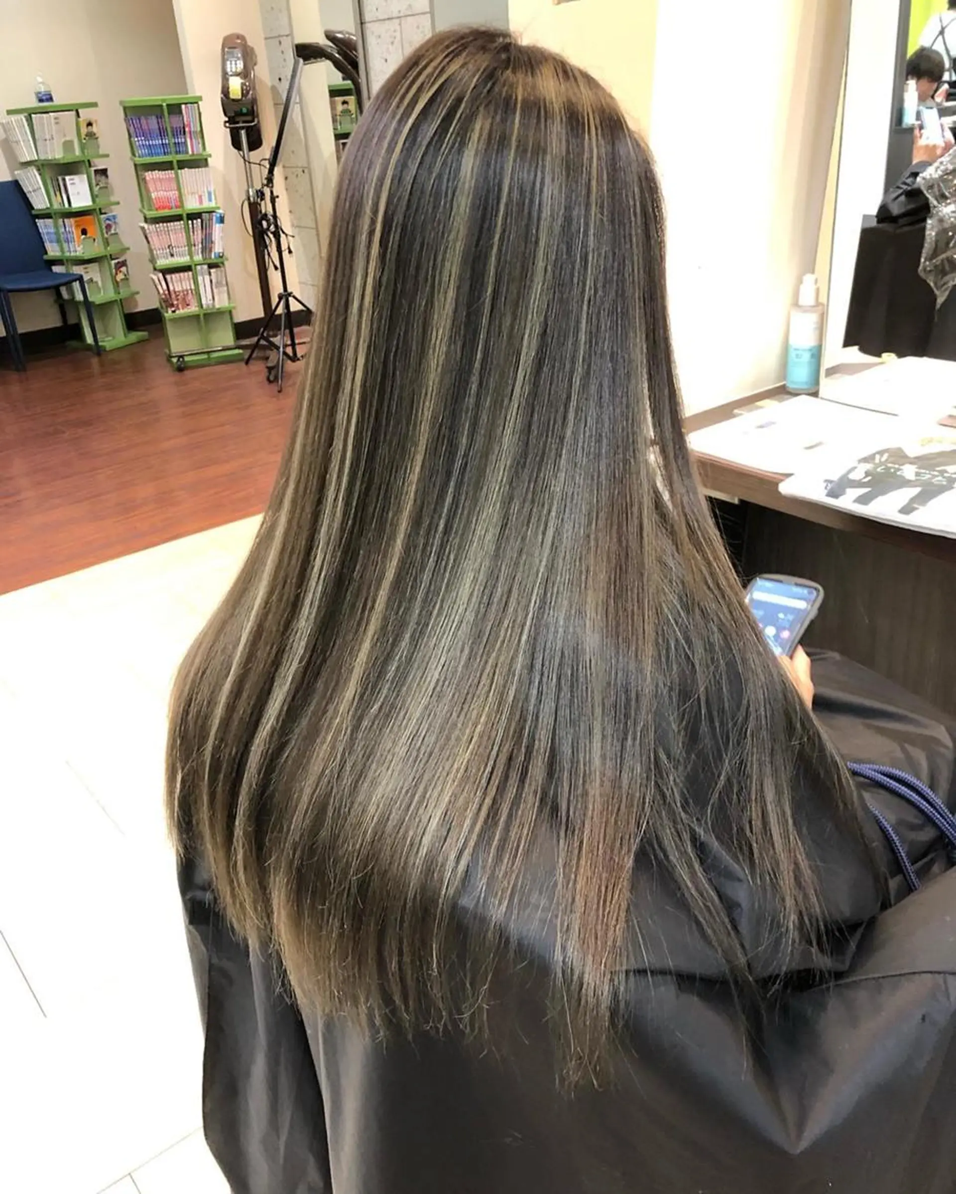 ショート カラー パーマ ヘアアレンジ メンズ メンズバレイヤージュ メンズブリーチ メンズハイライト メンズハイトーン メンズインナーカラー yasu ヤスのヘアスタイル