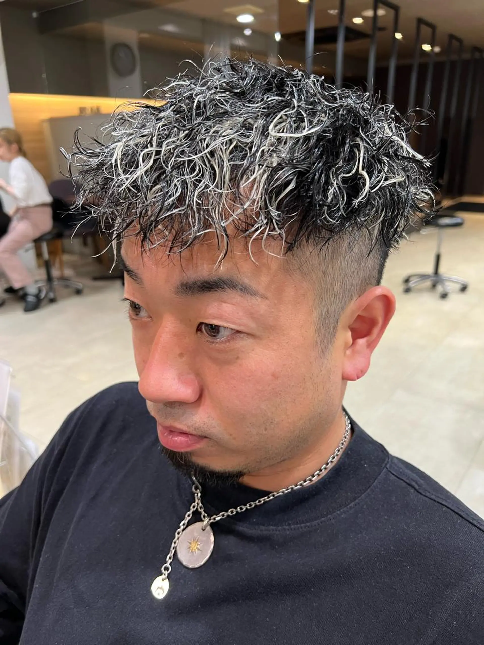 パーマ メンズ メンズメッシュ 心斎橋バレイヤージュ 小林勝貴のヘアスタイル