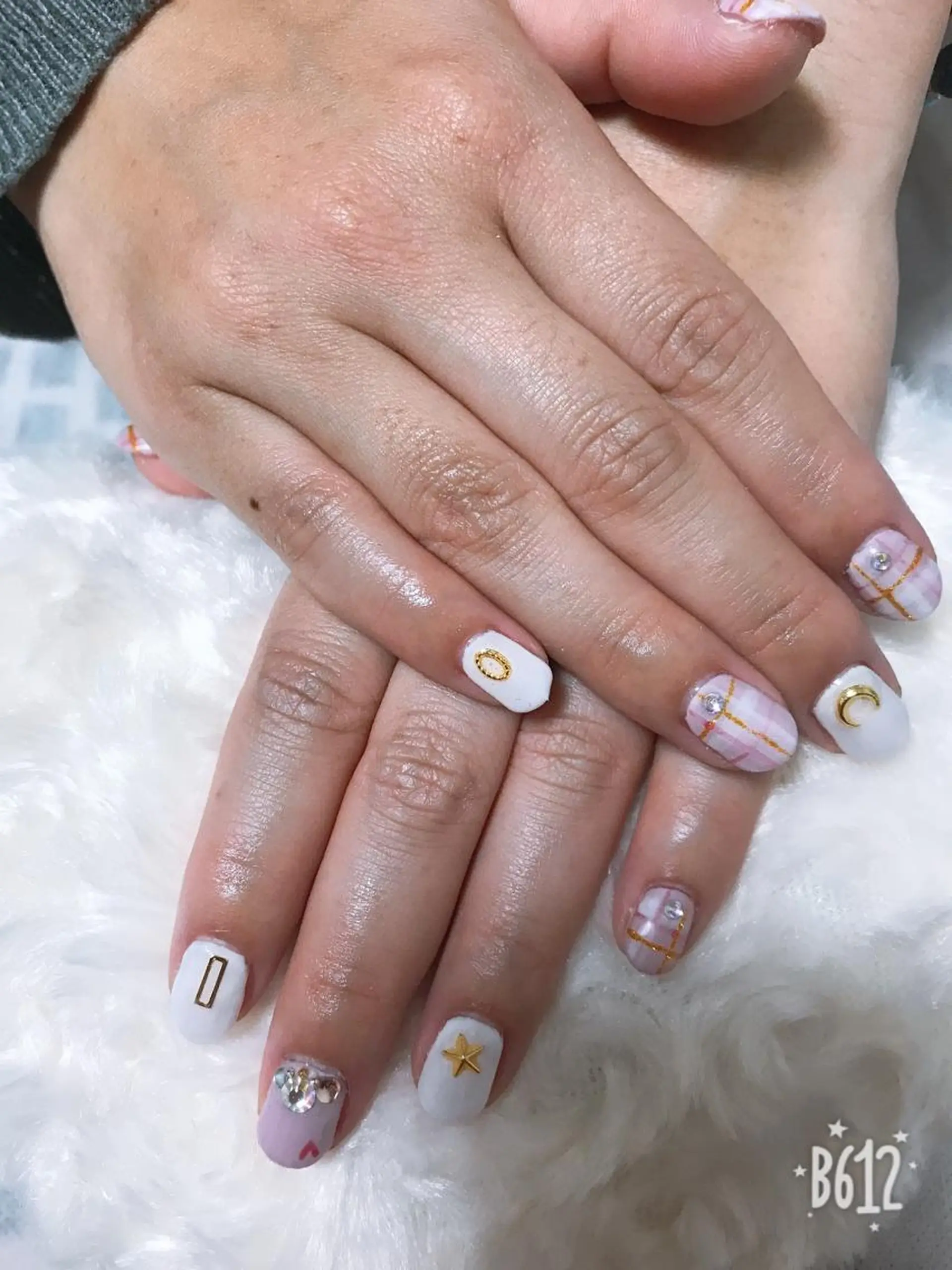 ネイル The Best Beauty受付担当のヘアスタイル